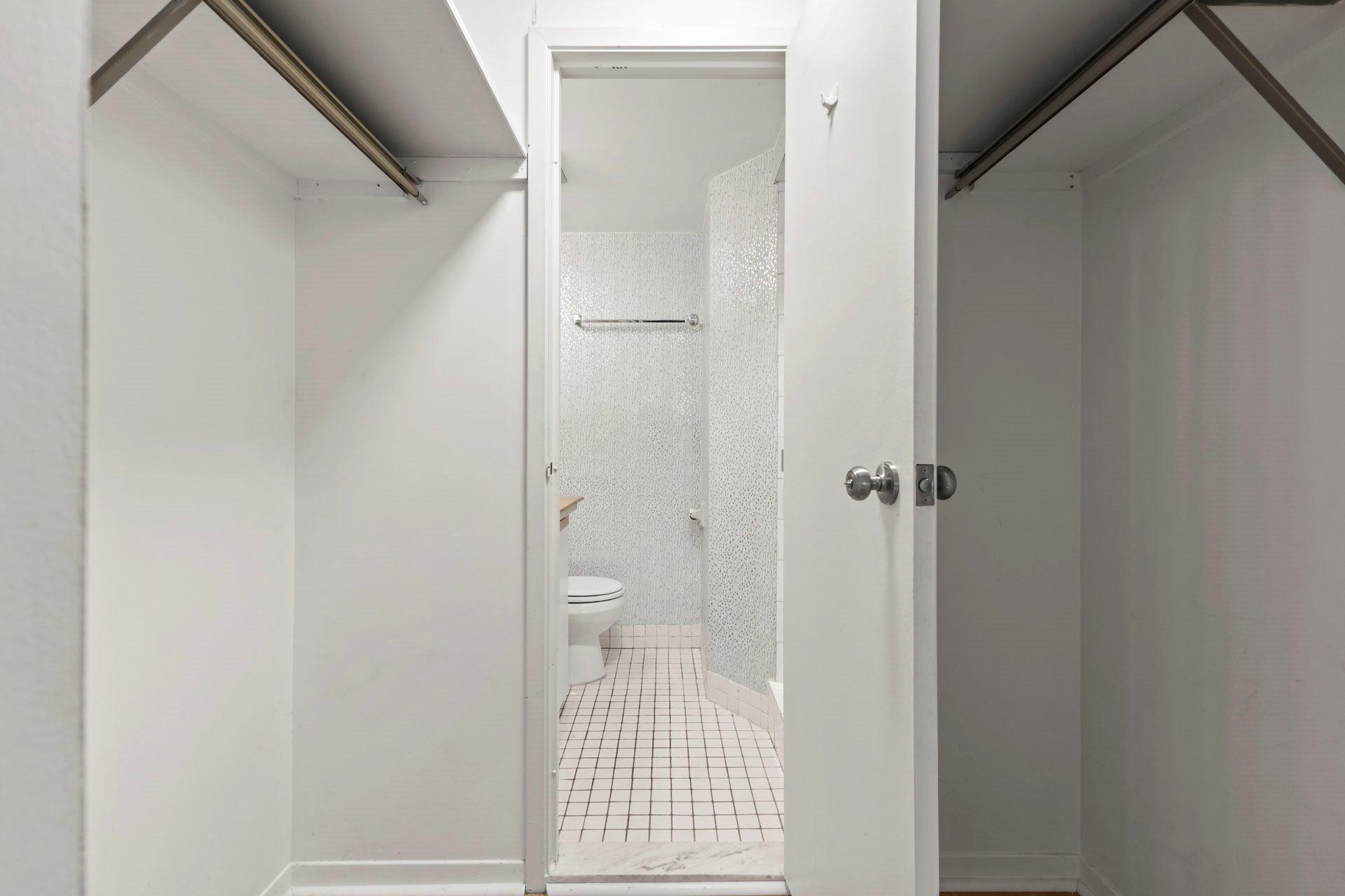 









725


Place Fortier

, 201,
Montréal (Saint-Laurent),




QC
H4L5B9

