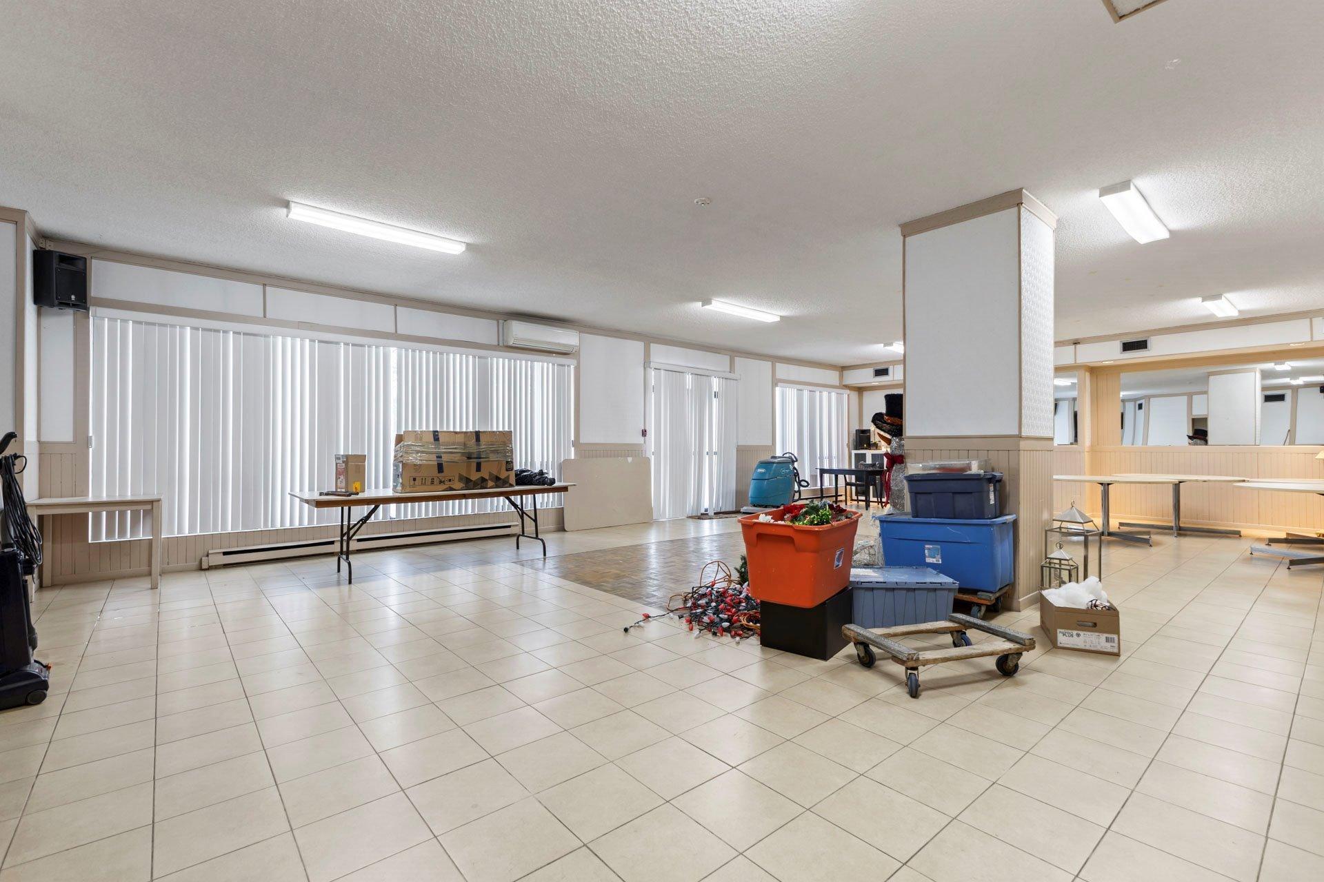 









725


Place Fortier

, 201,
Montréal (Saint-Laurent),




QC
H4L5B9

