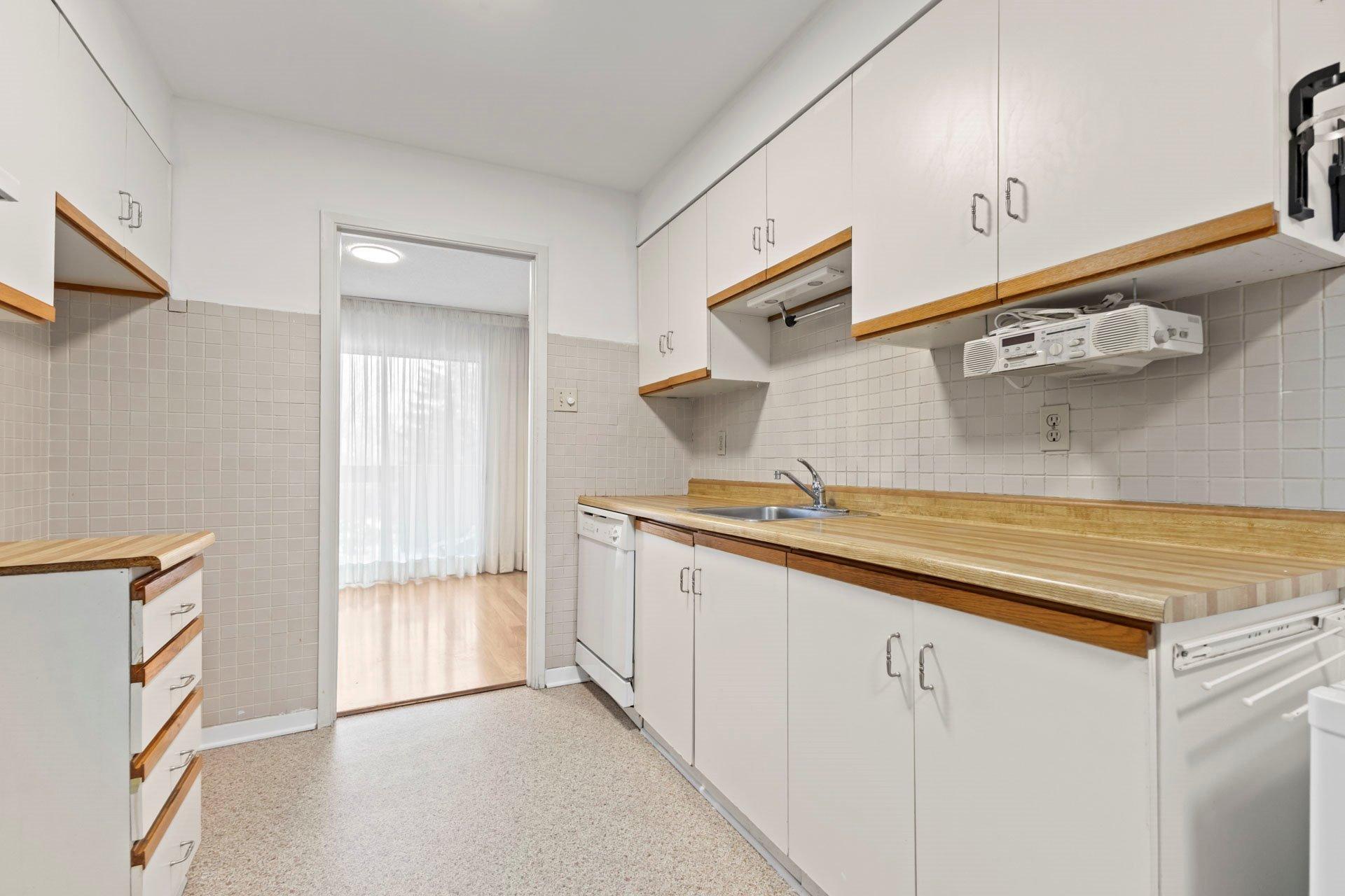 









725


Place Fortier

, 201,
Montréal (Saint-Laurent),




QC
H4L5B9

