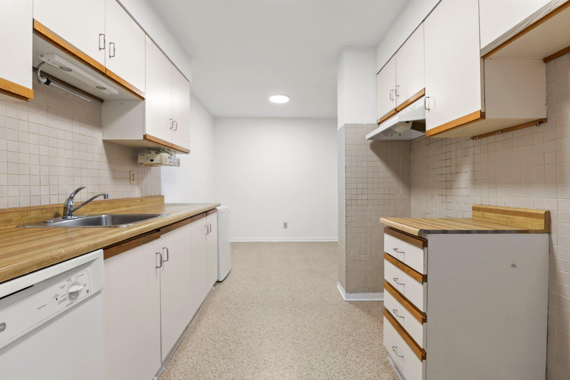 









725


Place Fortier

, 201,
Montréal (Saint-Laurent),




QC
H4L5B9

