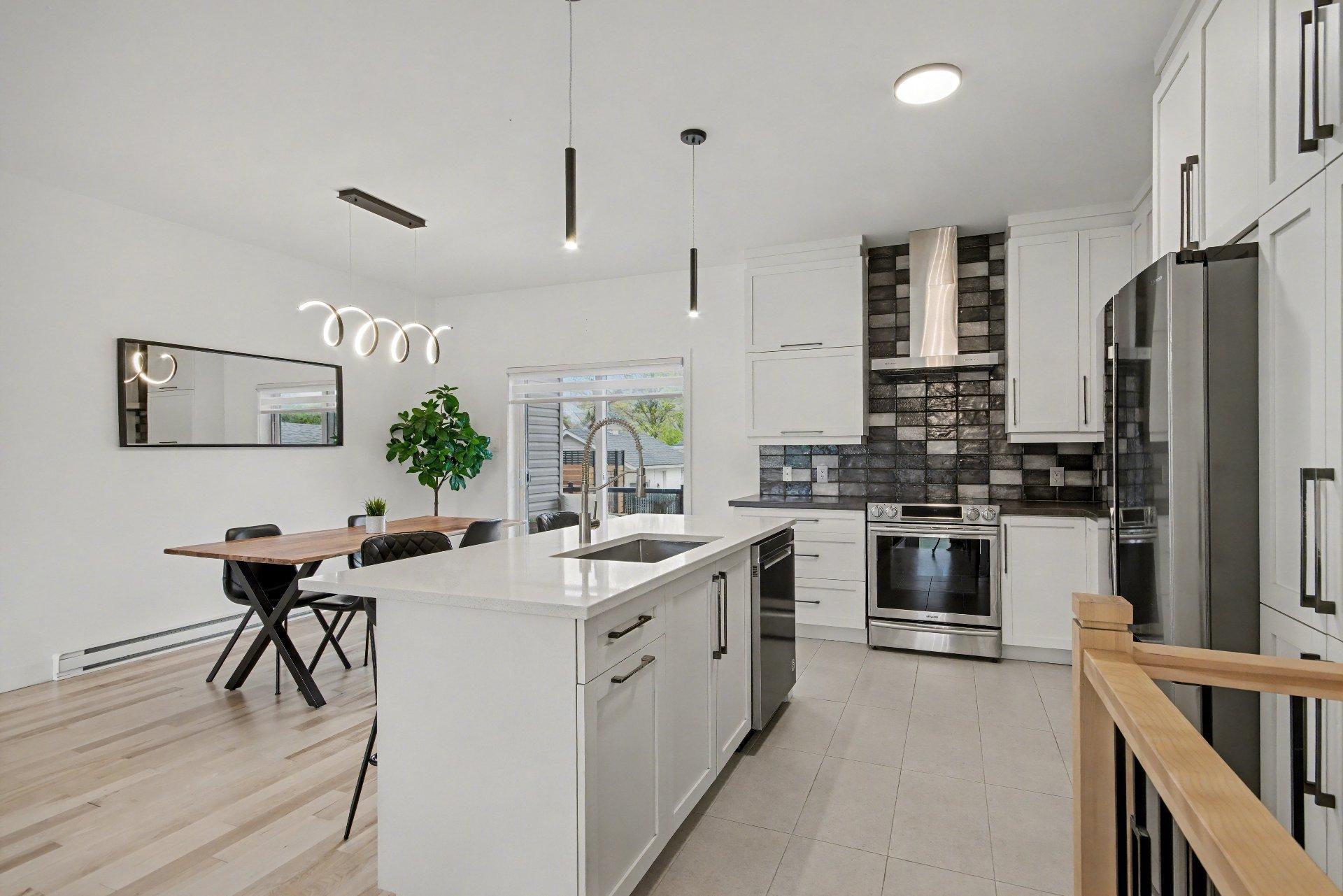 









75


Rue Jules-Duval

,
Saint-Jean-sur-Richelieu,




QC
J2W2B2

