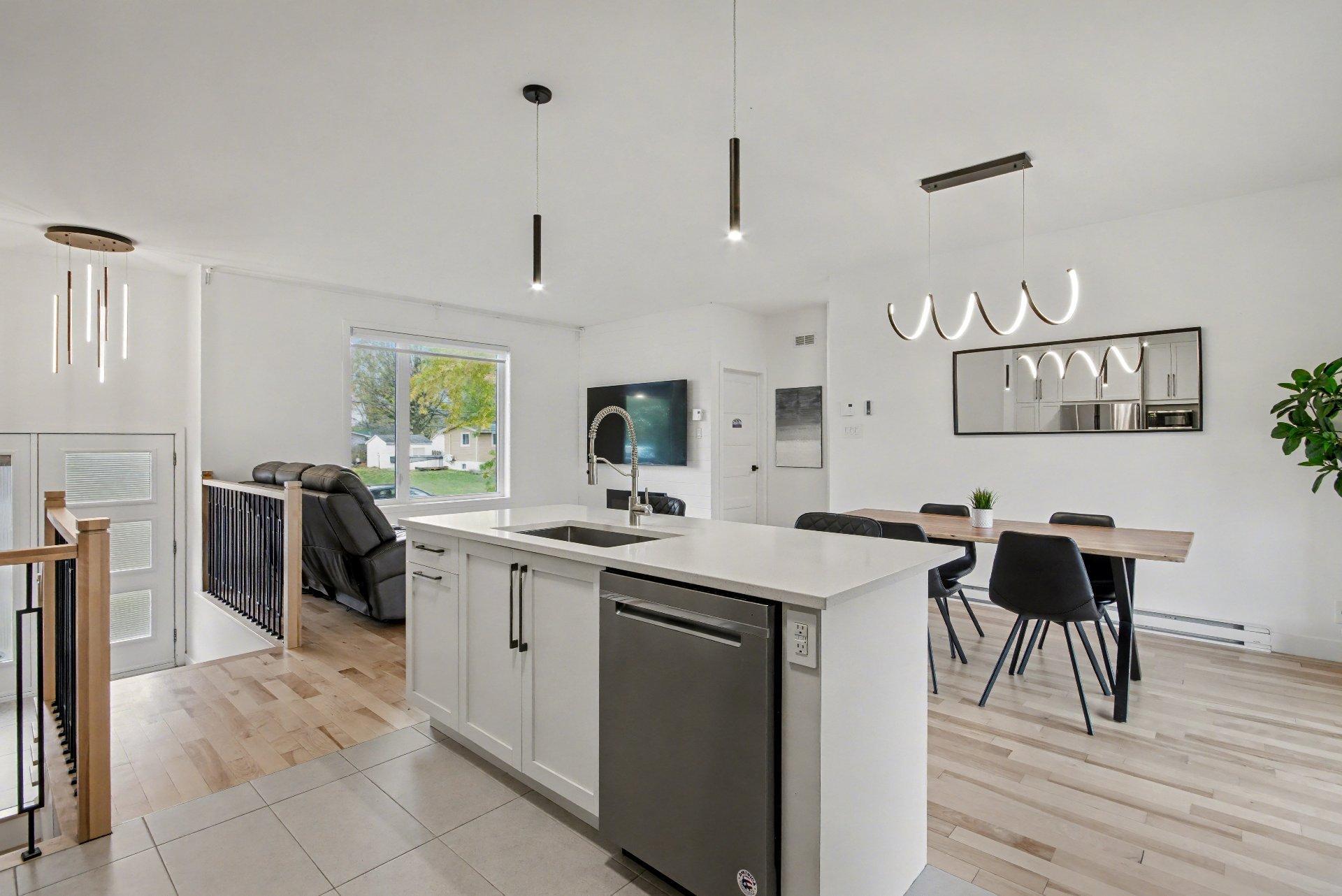 









75


Rue Jules-Duval

,
Saint-Jean-sur-Richelieu,




QC
J2W2B2

