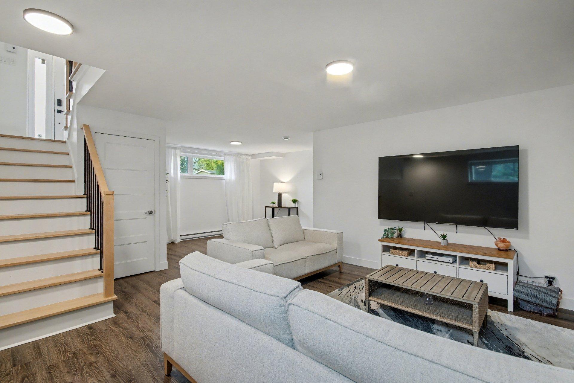 









75


Rue Jules-Duval

,
Saint-Jean-sur-Richelieu,




QC
J2W2B2

