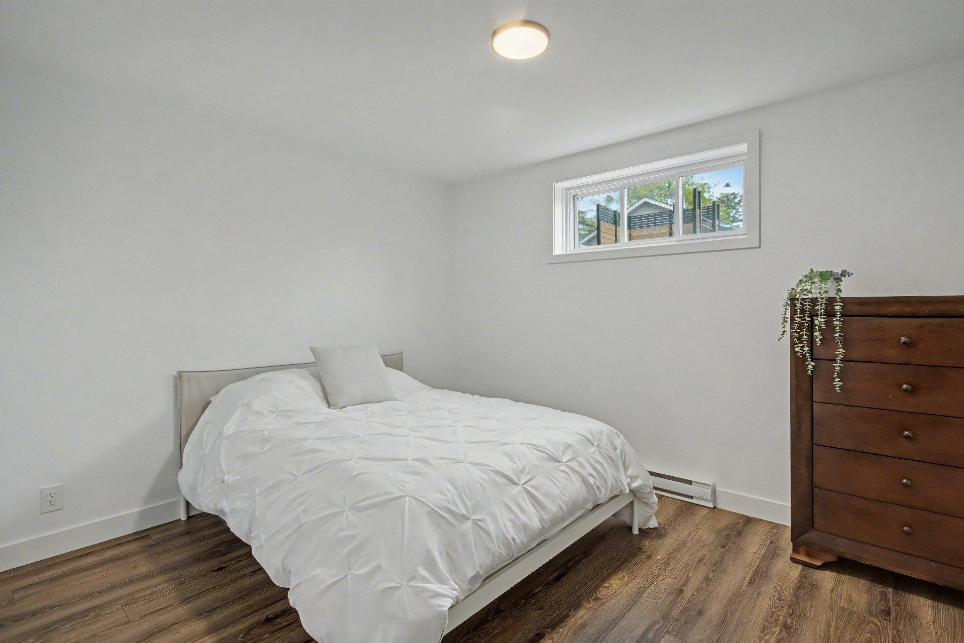 









75


Rue Jules-Duval

,
Saint-Jean-sur-Richelieu,




QC
J2W2B2

