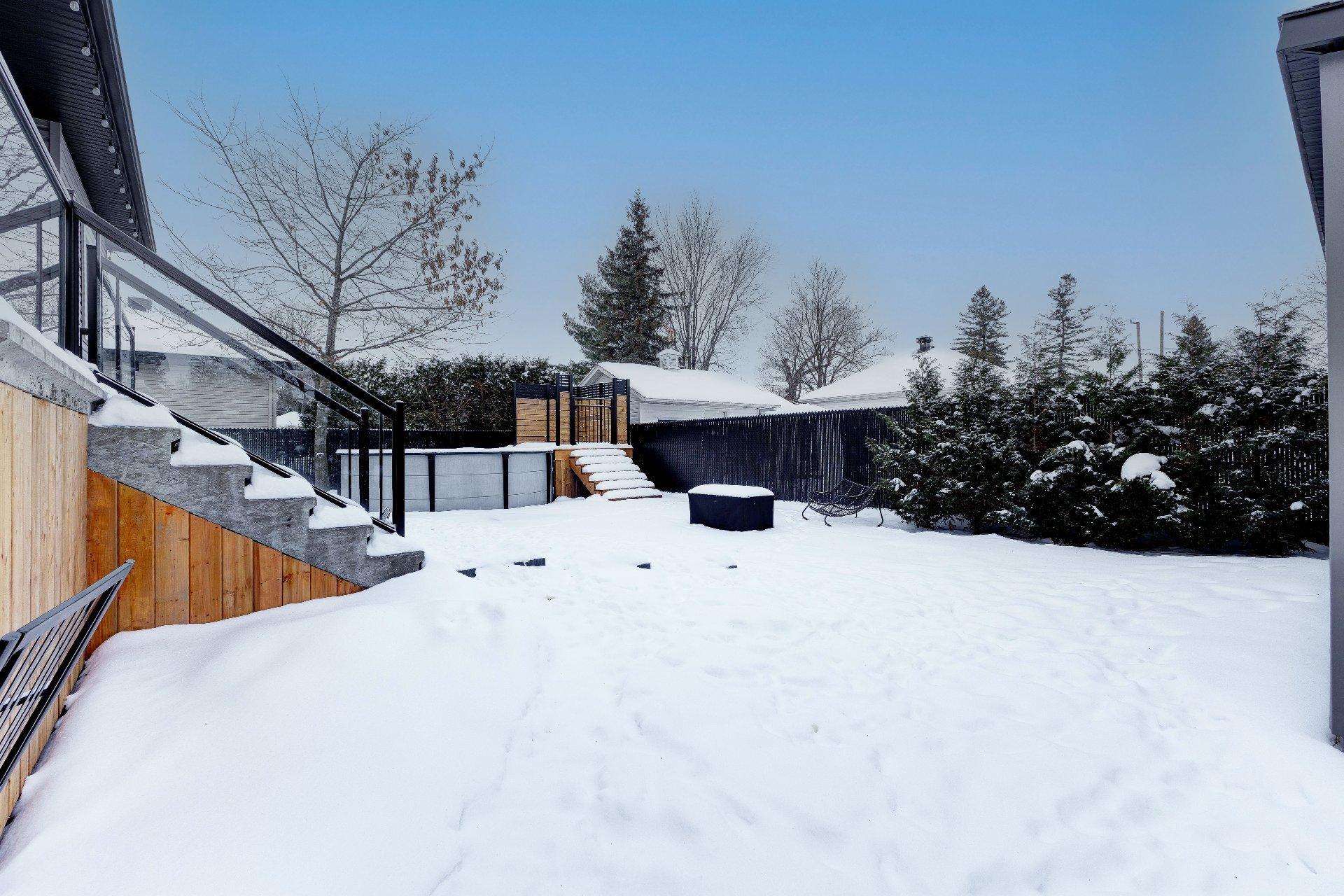 









75


Rue Jules-Duval

,
Saint-Jean-sur-Richelieu,




QC
J2W2B2

