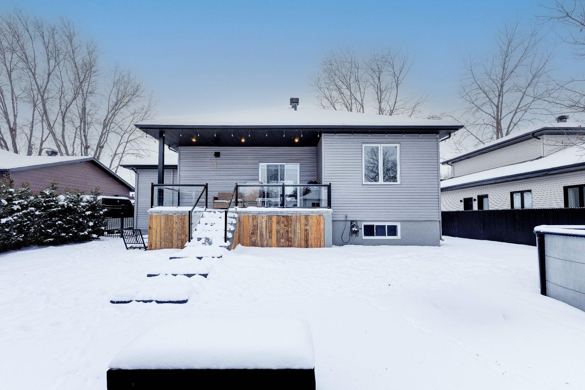 









75


Rue Jules-Duval

,
Saint-Jean-sur-Richelieu,




QC
J2W2B2

