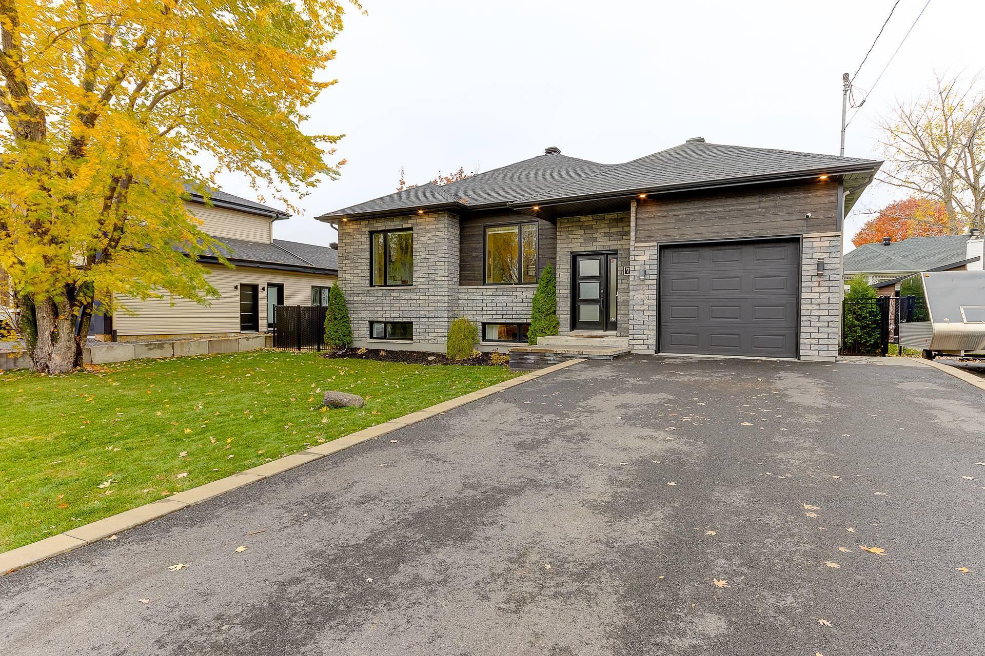 









75


Rue Jules-Duval

,
Saint-Jean-sur-Richelieu,




QC
J2W2B2

