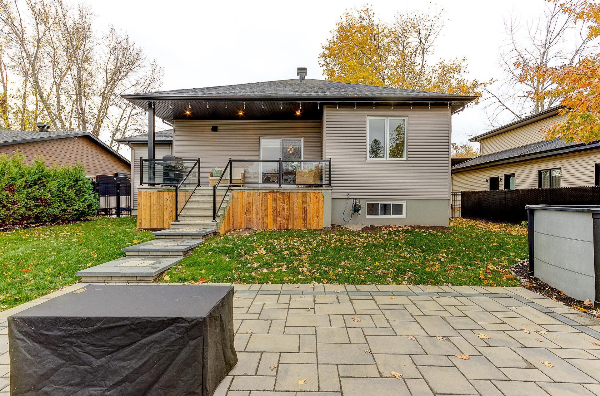 









75


Rue Jules-Duval

,
Saint-Jean-sur-Richelieu,




QC
J2W2B2

