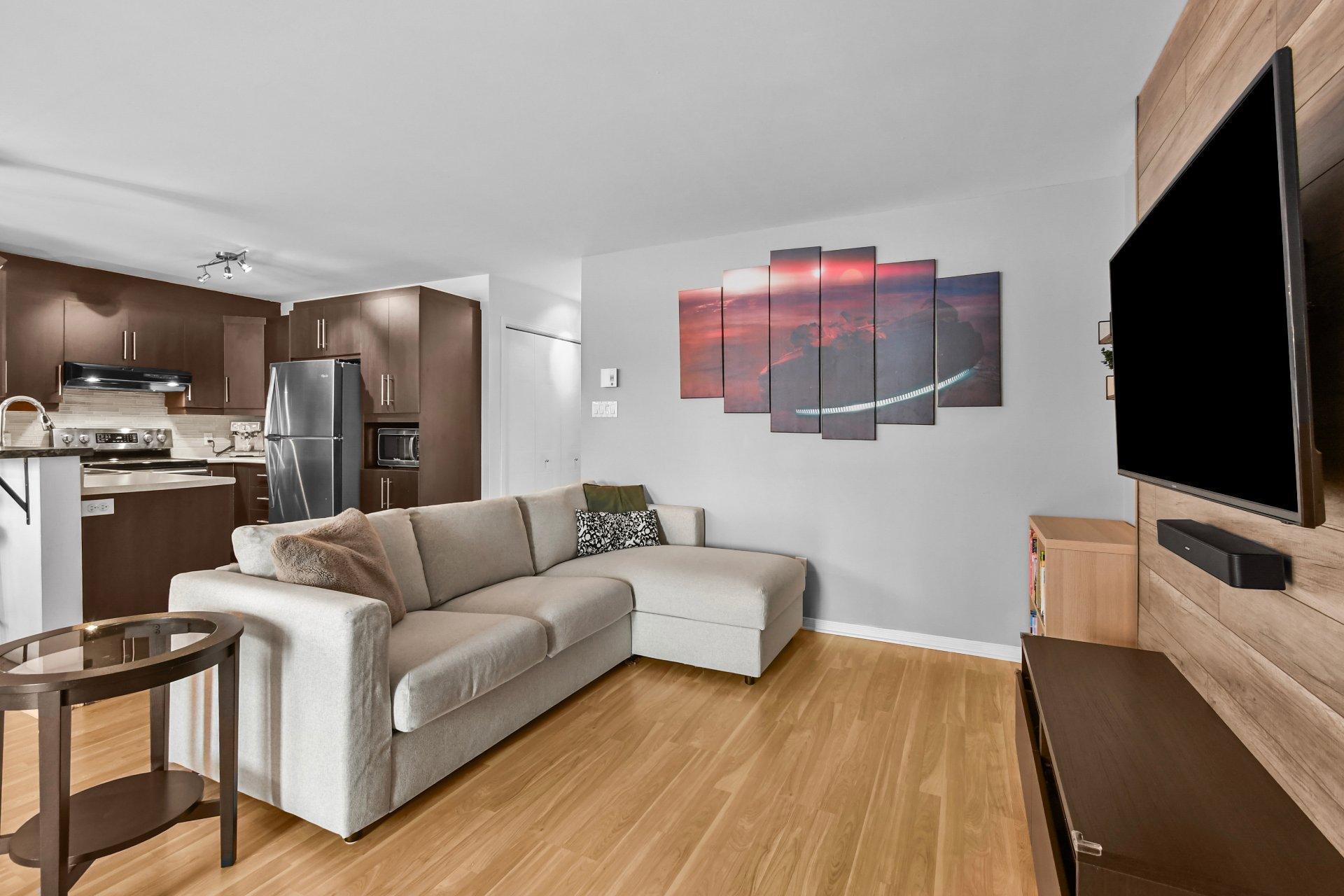 









1420


Rue Émerie

,
Longueuil (Saint-Hubert),




QC
J4T0A4

