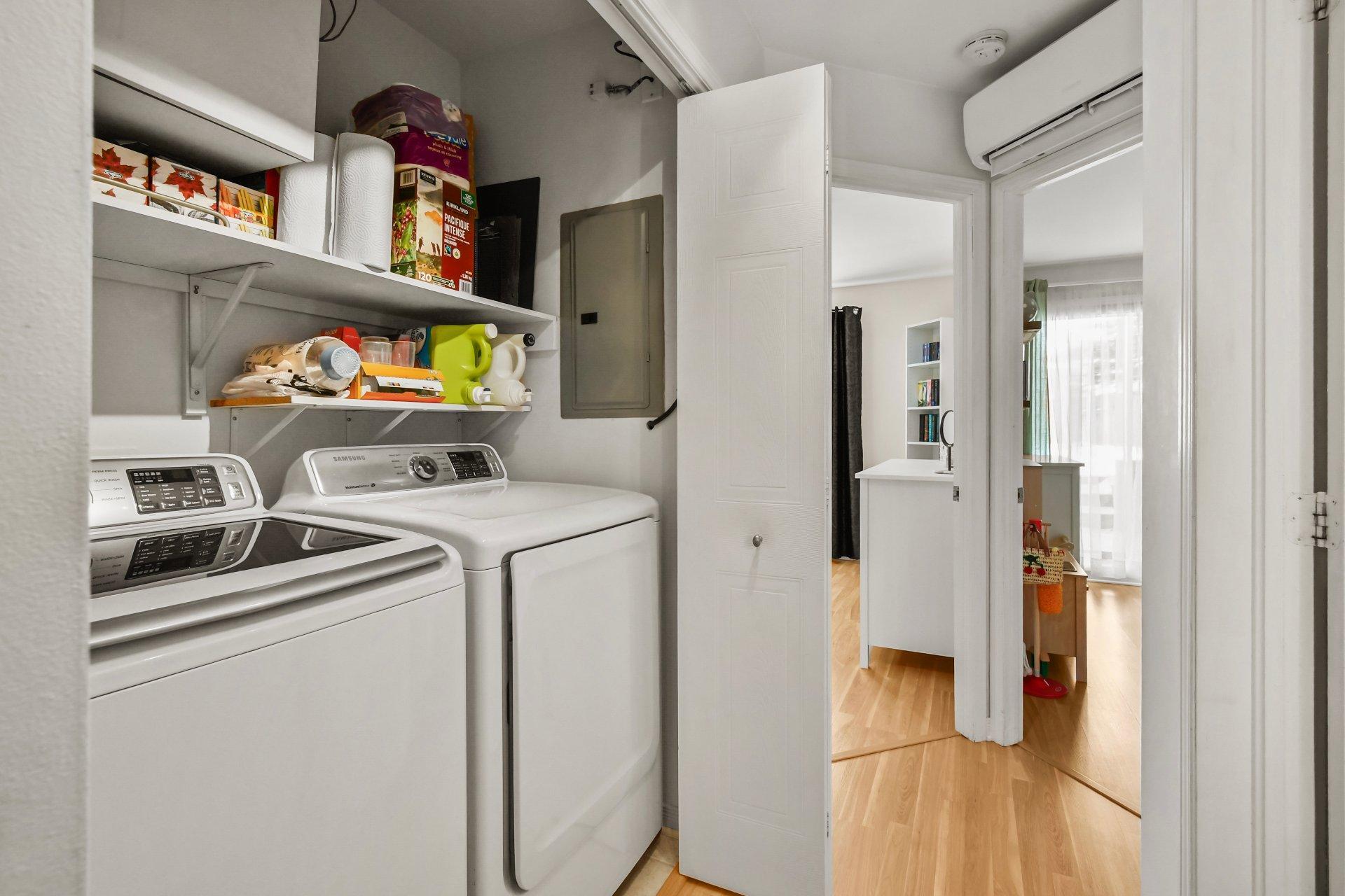 









1420


Rue Émerie

,
Longueuil (Saint-Hubert),




QC
J4T0A4

