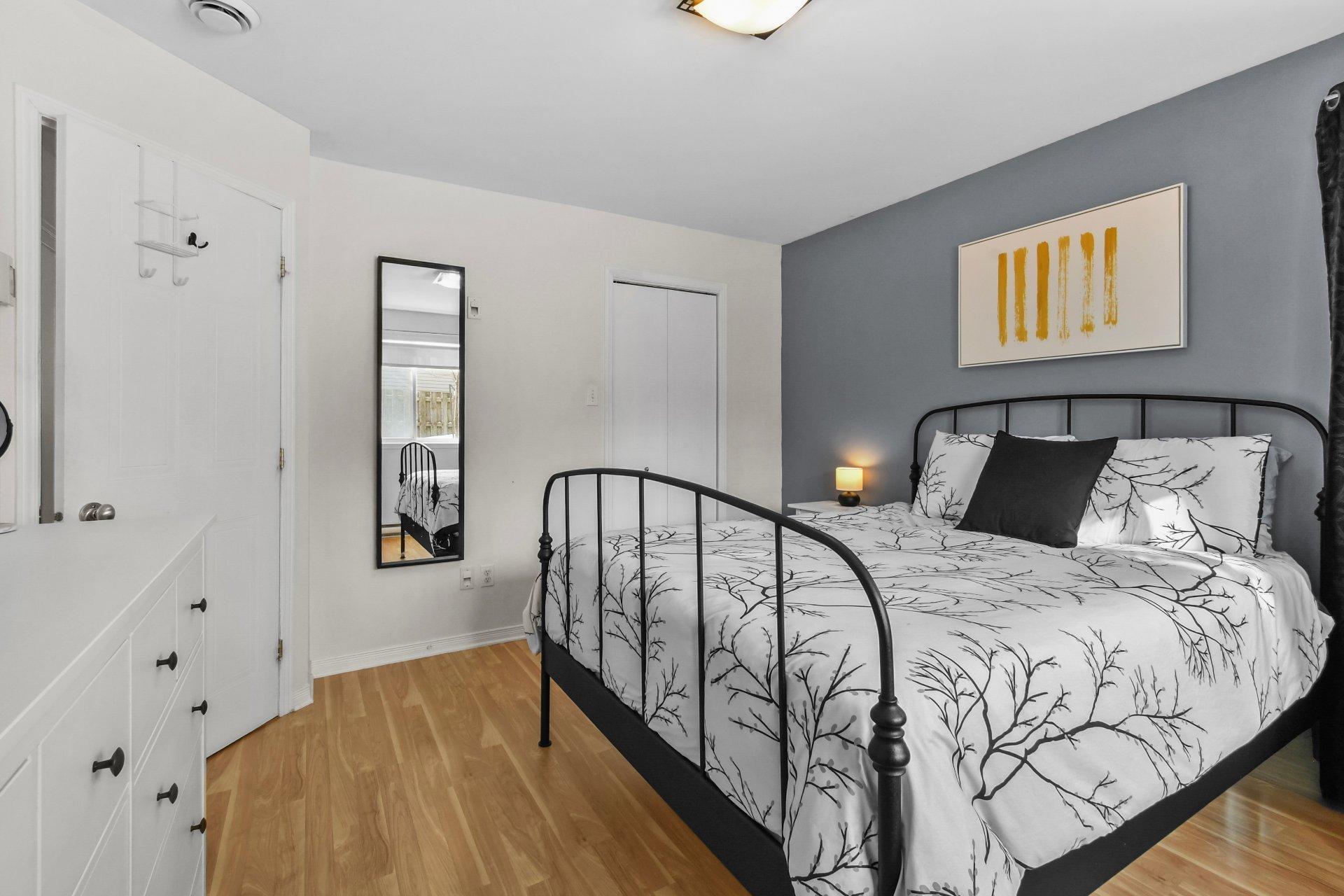 









1420


Rue Émerie

,
Longueuil (Saint-Hubert),




QC
J4T0A4

