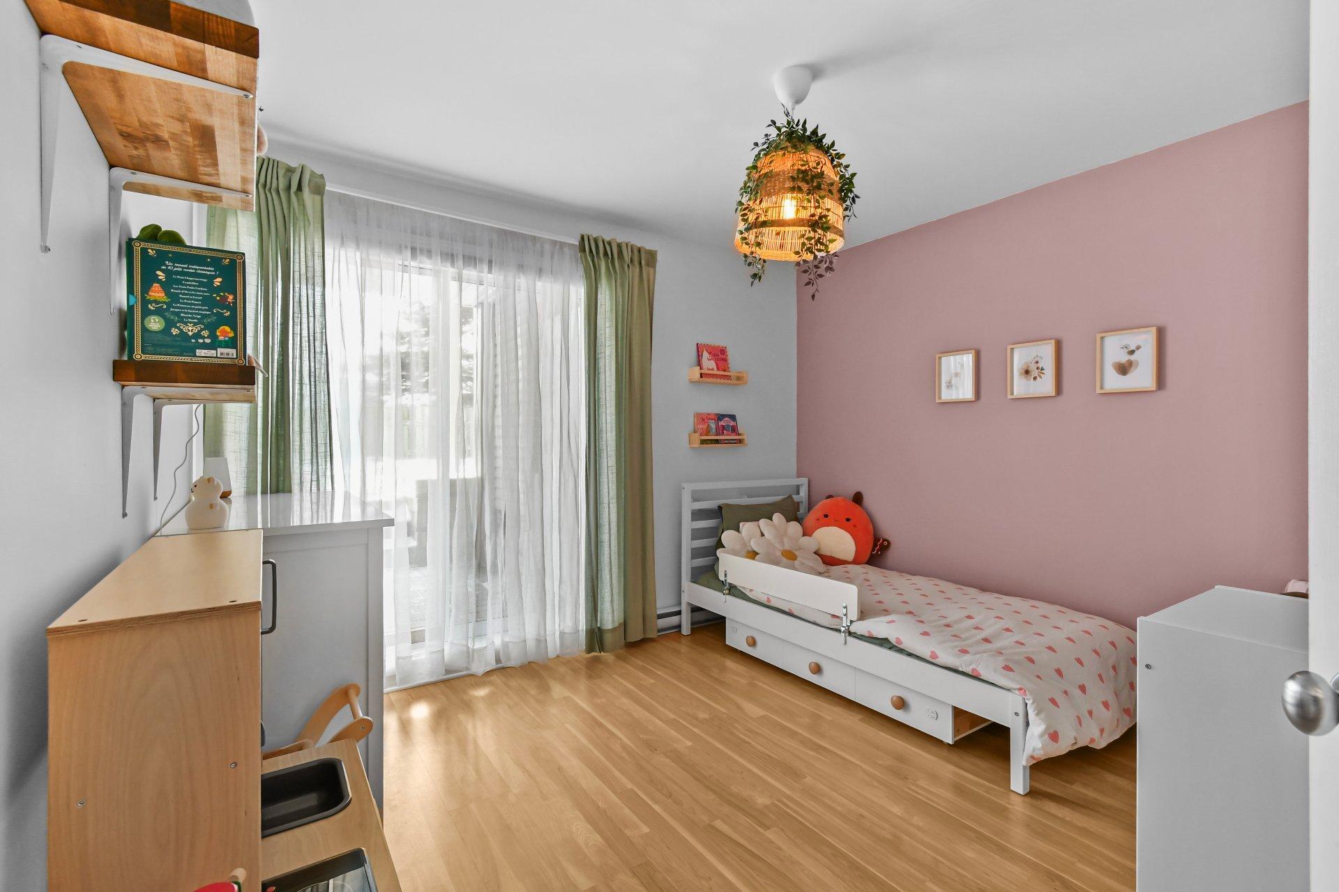 









1420


Rue Émerie

,
Longueuil (Saint-Hubert),




QC
J4T0A4

