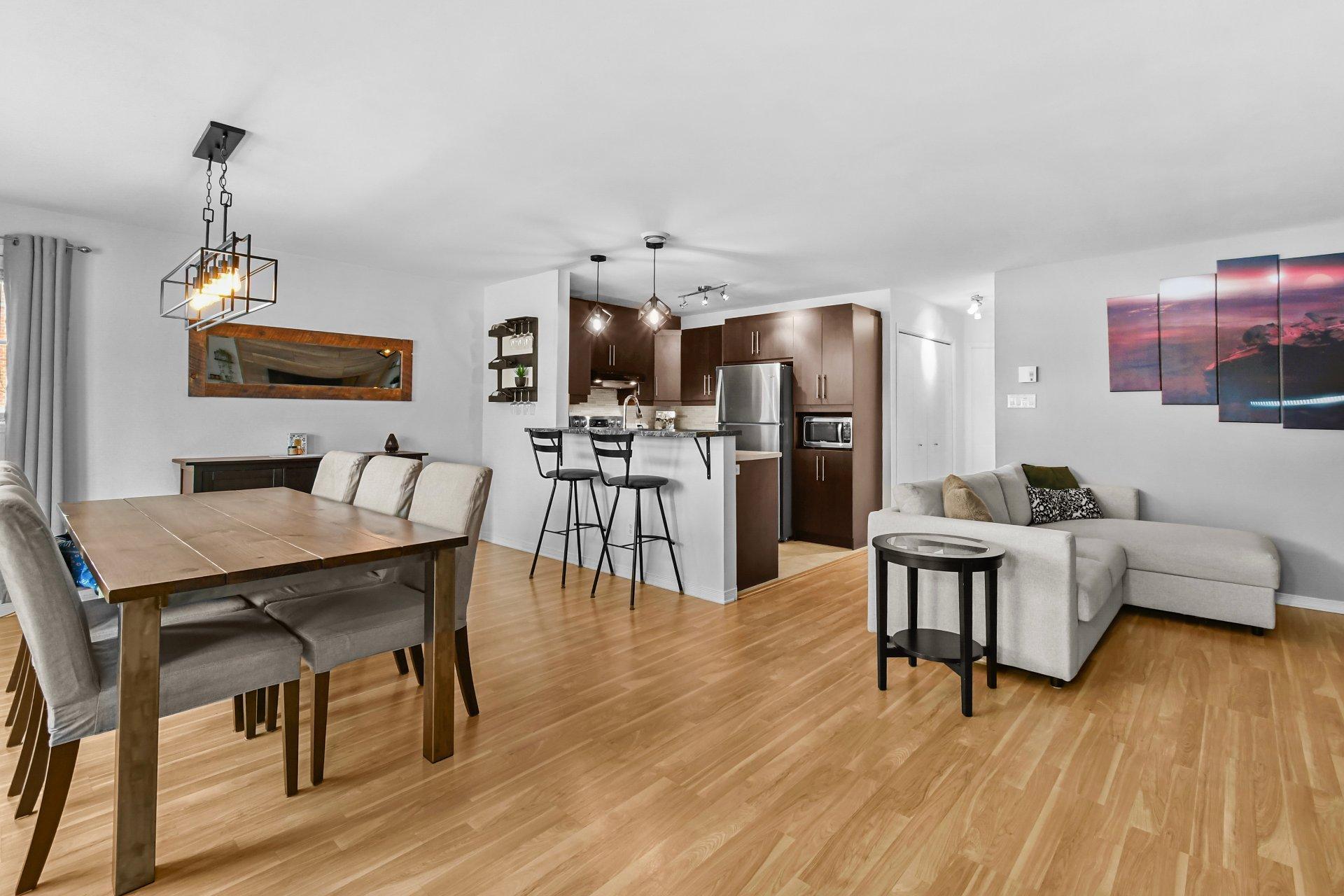 









1420


Rue Émerie

,
Longueuil (Saint-Hubert),




QC
J4T0A4

