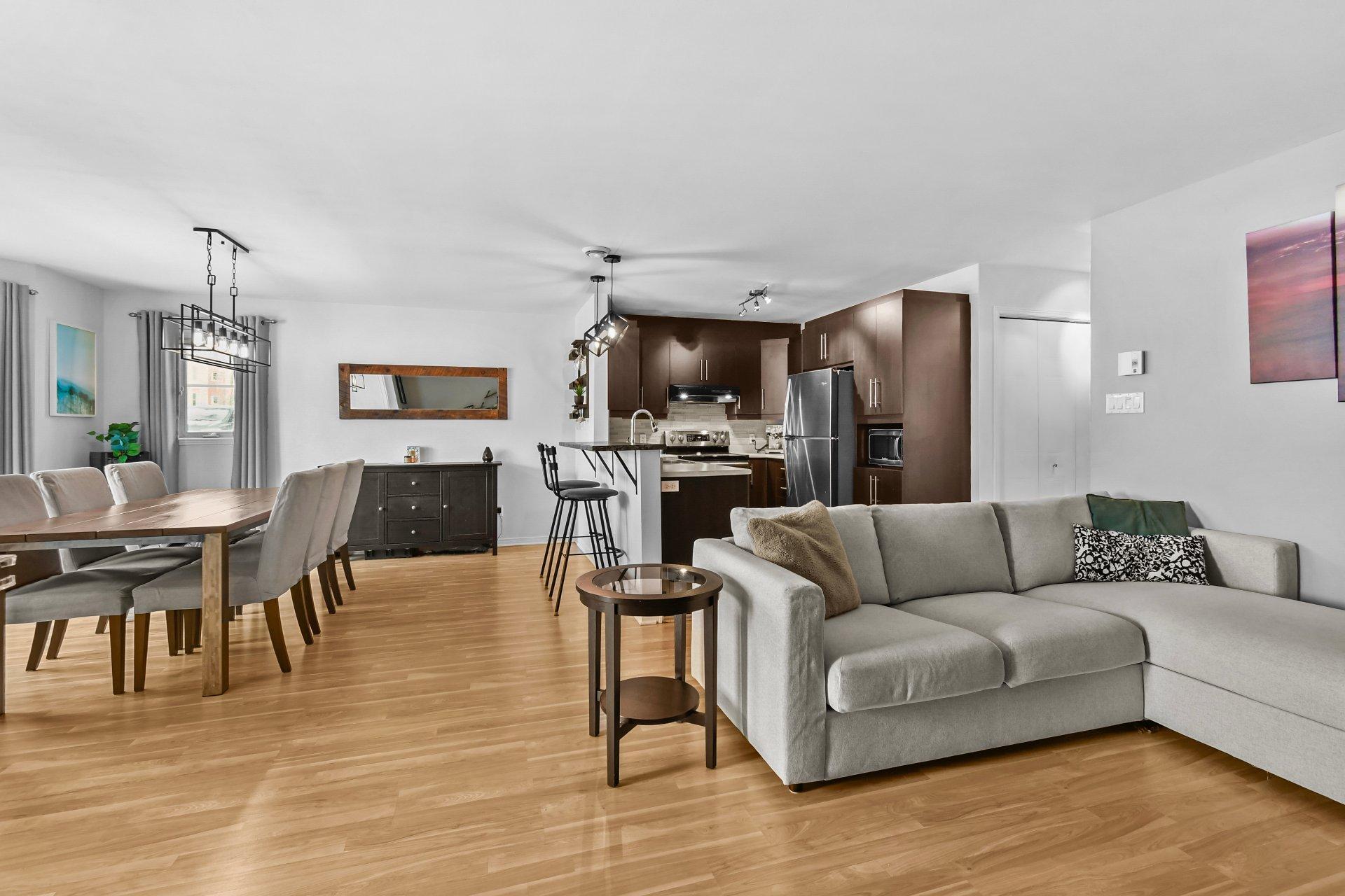 









1420


Rue Émerie

,
Longueuil (Saint-Hubert),




QC
J4T0A4

