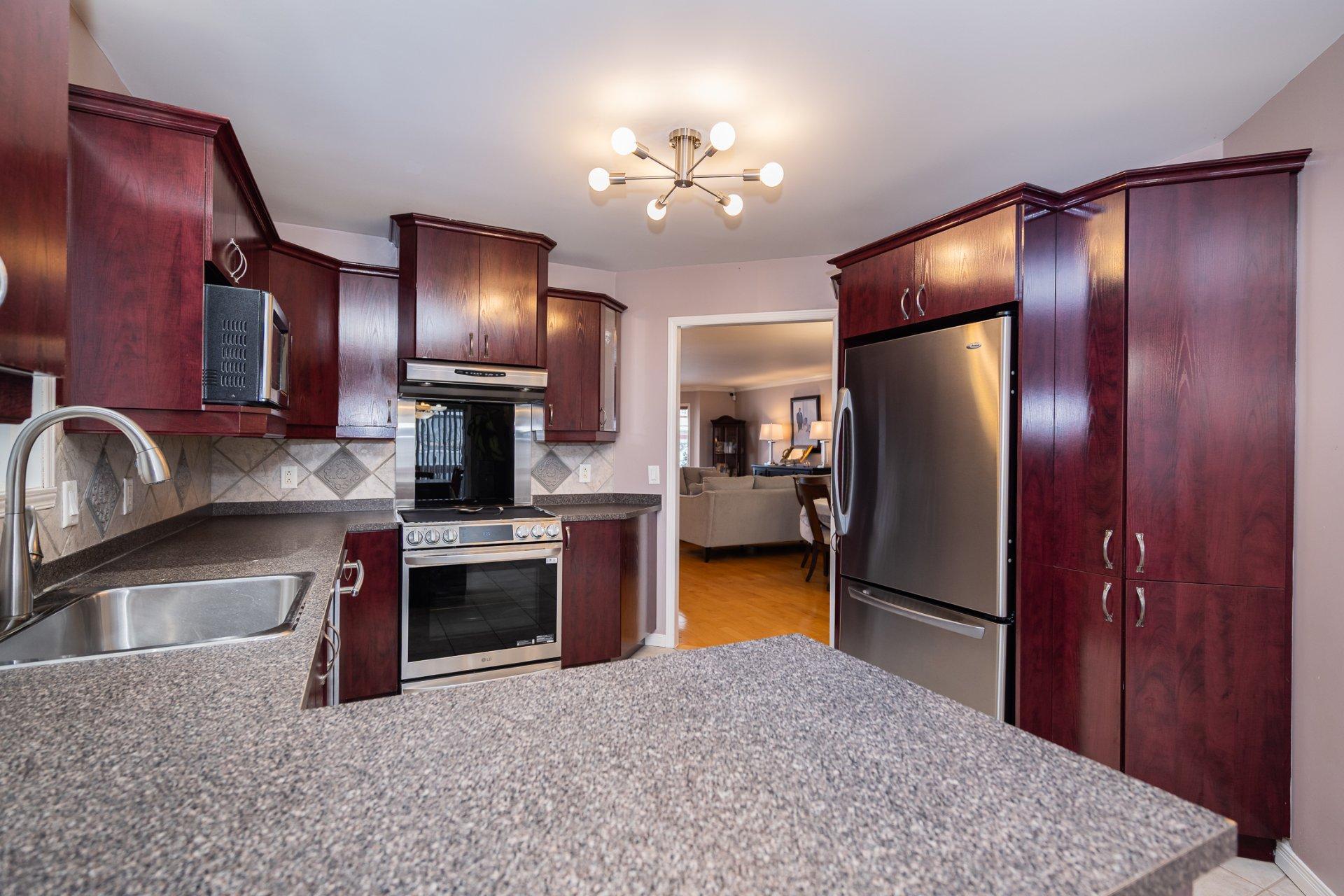 









600


Rue Toussaint

,
Laval (Sainte-Dorothée),




QC
H7X4G1

