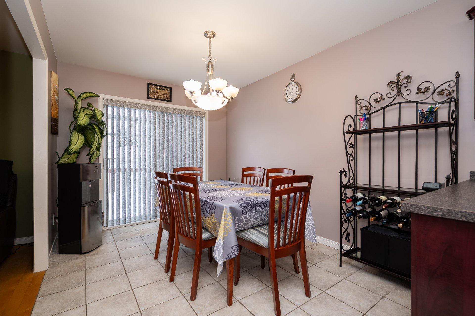 









600


Rue Toussaint

,
Laval (Sainte-Dorothée),




QC
H7X4G1

