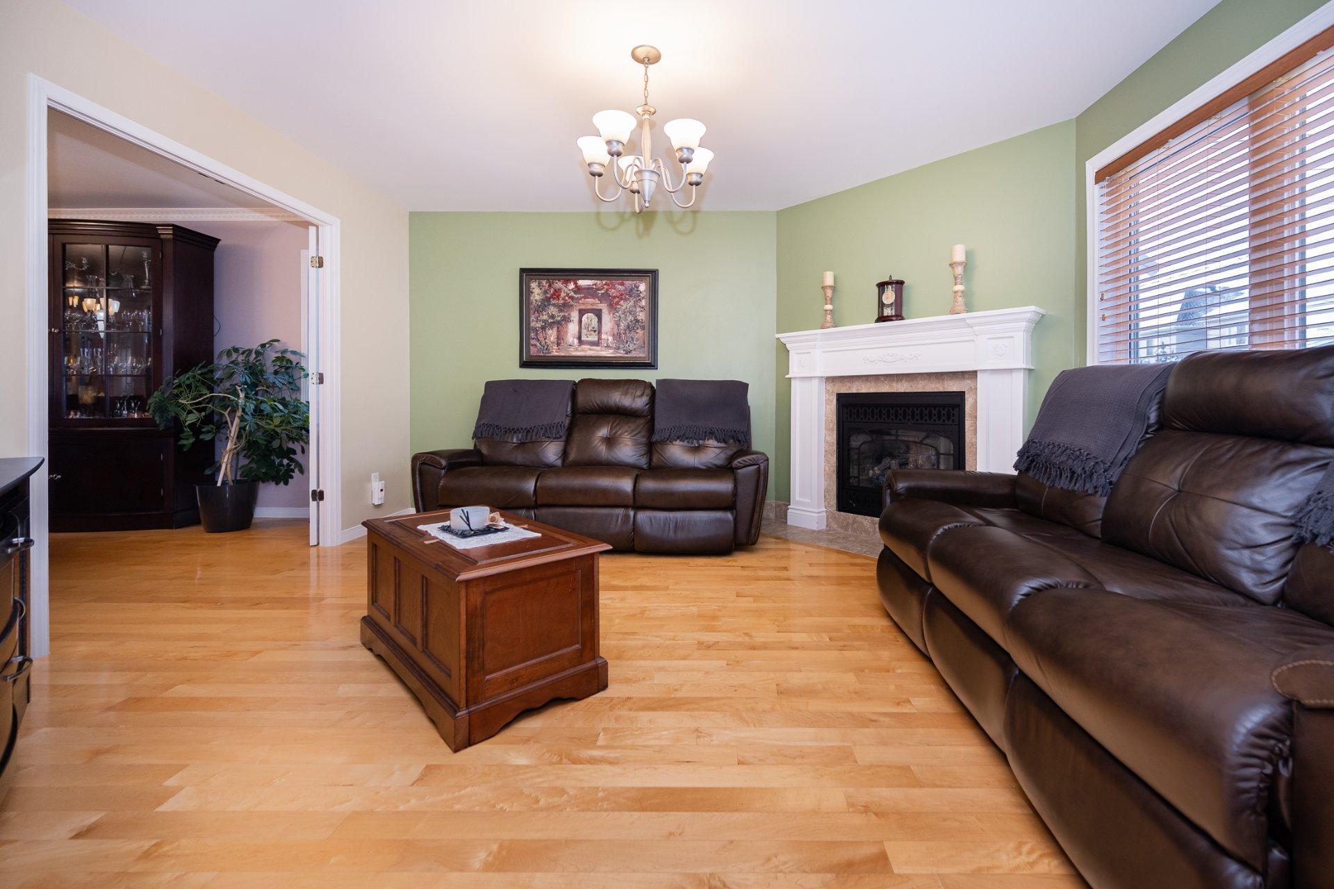 









600


Rue Toussaint

,
Laval (Sainte-Dorothée),




QC
H7X4G1

