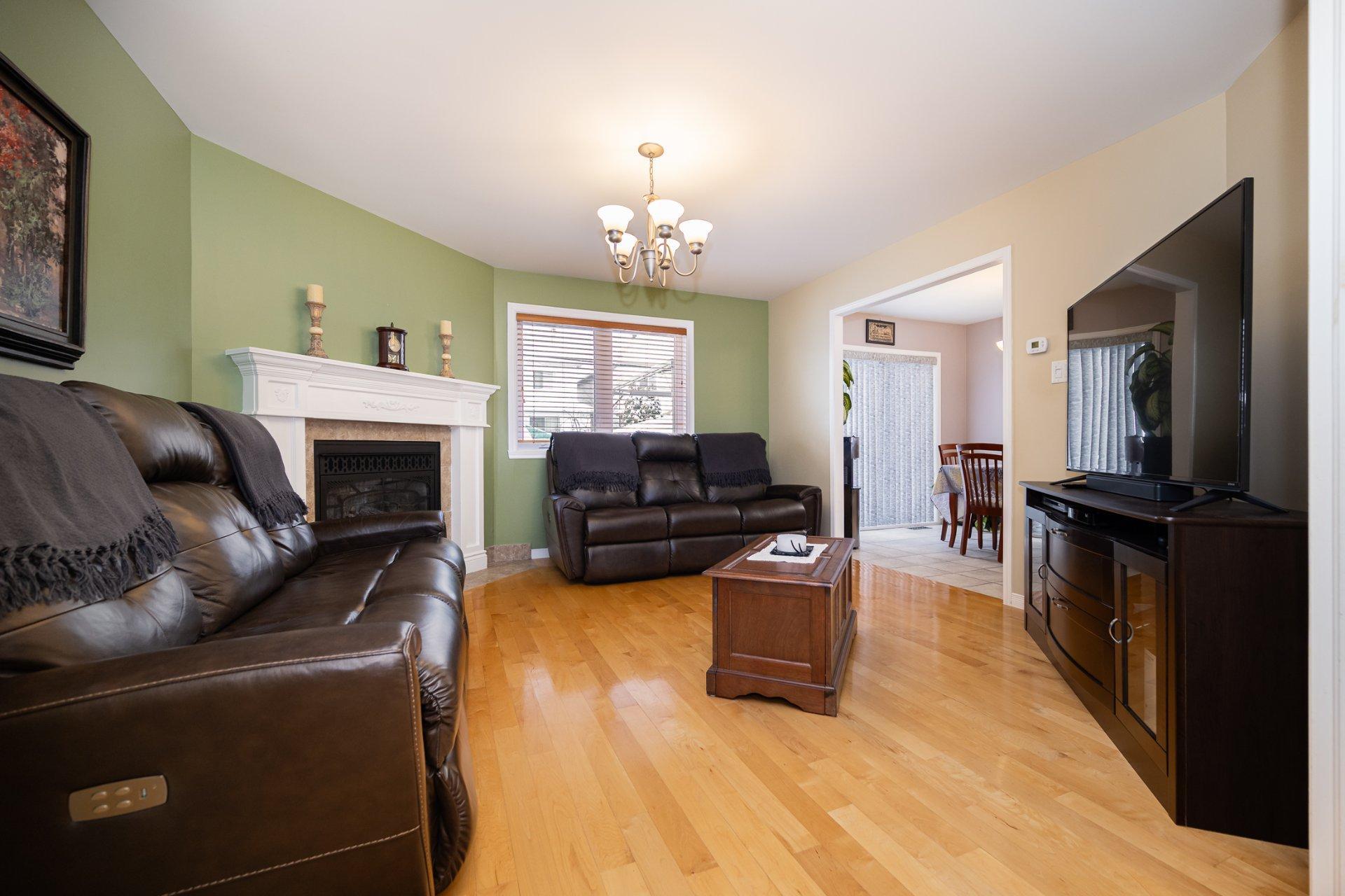 









600


Rue Toussaint

,
Laval (Sainte-Dorothée),




QC
H7X4G1

