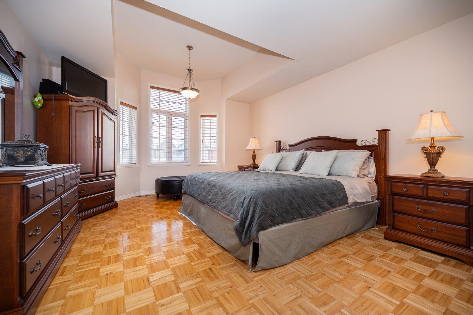 









600


Rue Toussaint

,
Laval (Sainte-Dorothée),




QC
H7X4G1

