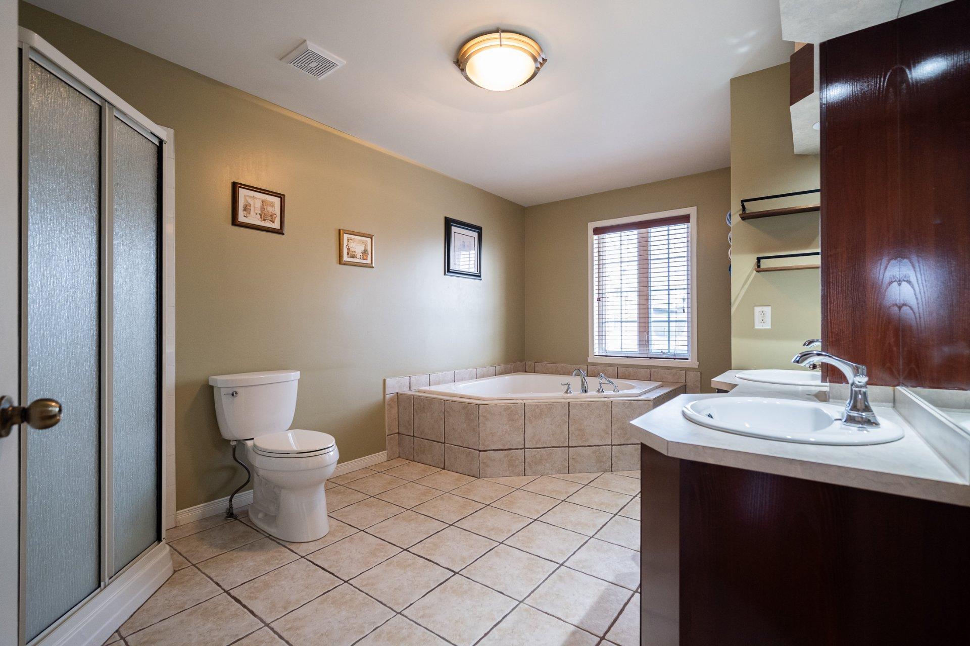 









600


Rue Toussaint

,
Laval (Sainte-Dorothée),




QC
H7X4G1

