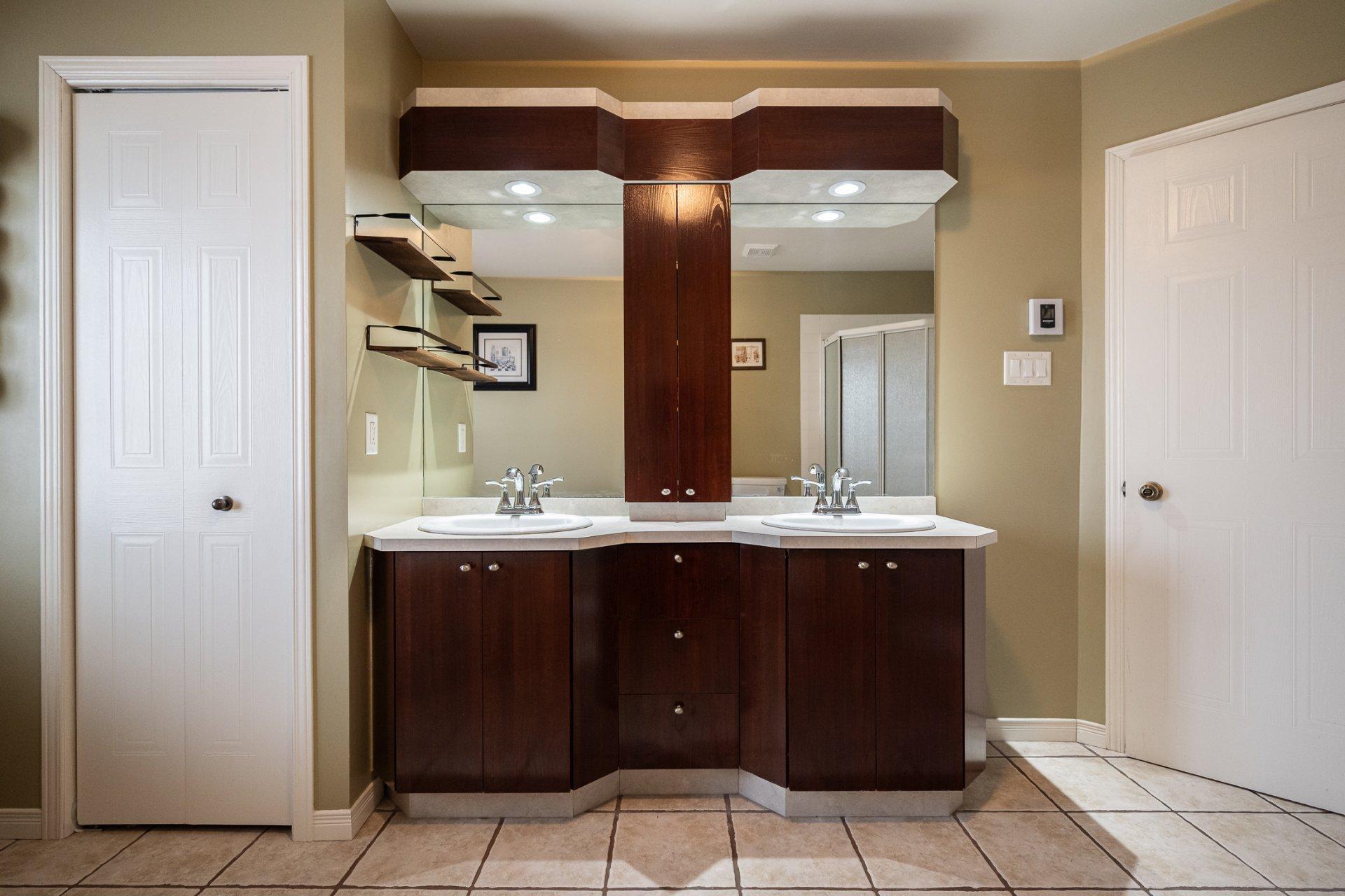 









600


Rue Toussaint

,
Laval (Sainte-Dorothée),




QC
H7X4G1

