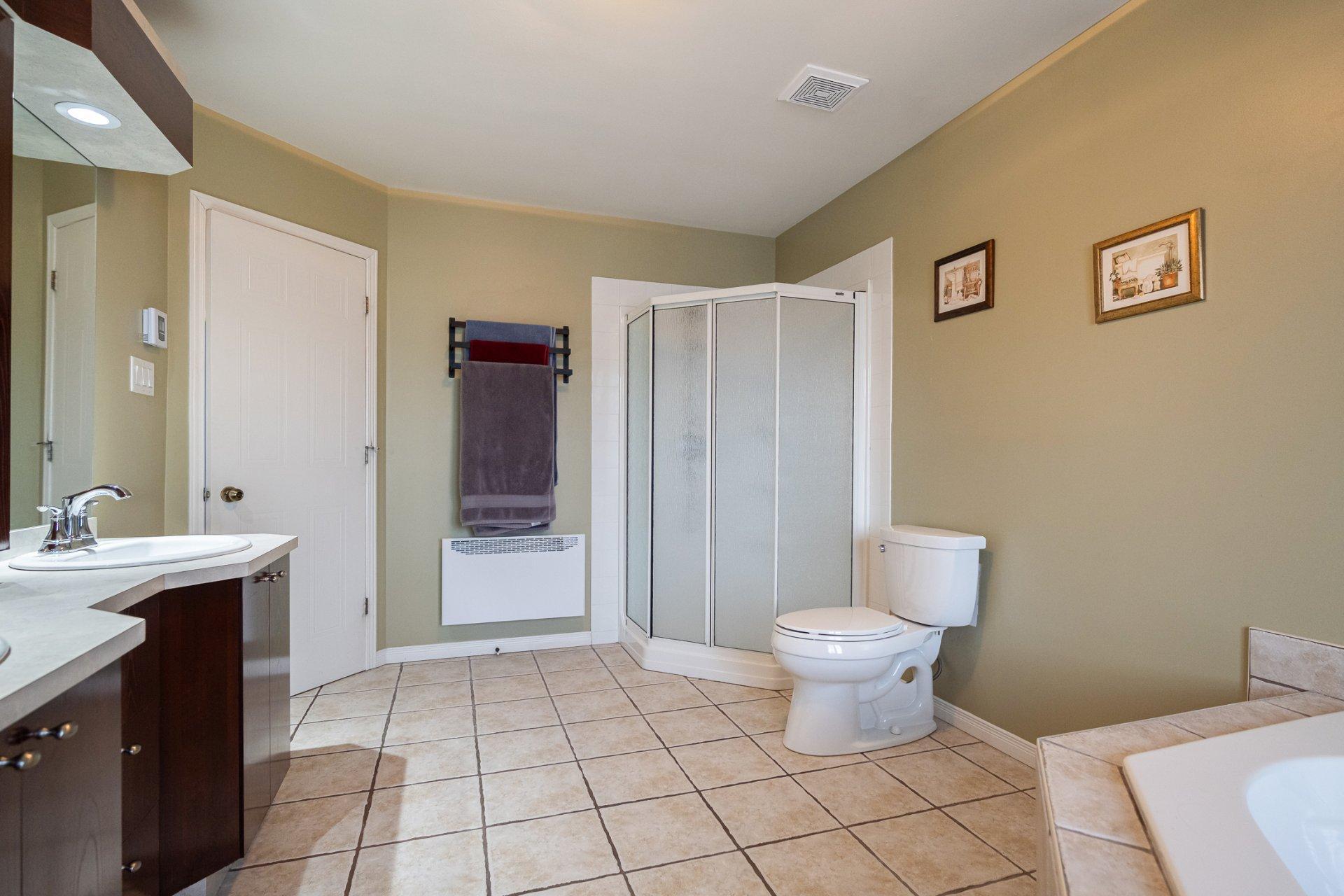 









600


Rue Toussaint

,
Laval (Sainte-Dorothée),




QC
H7X4G1

