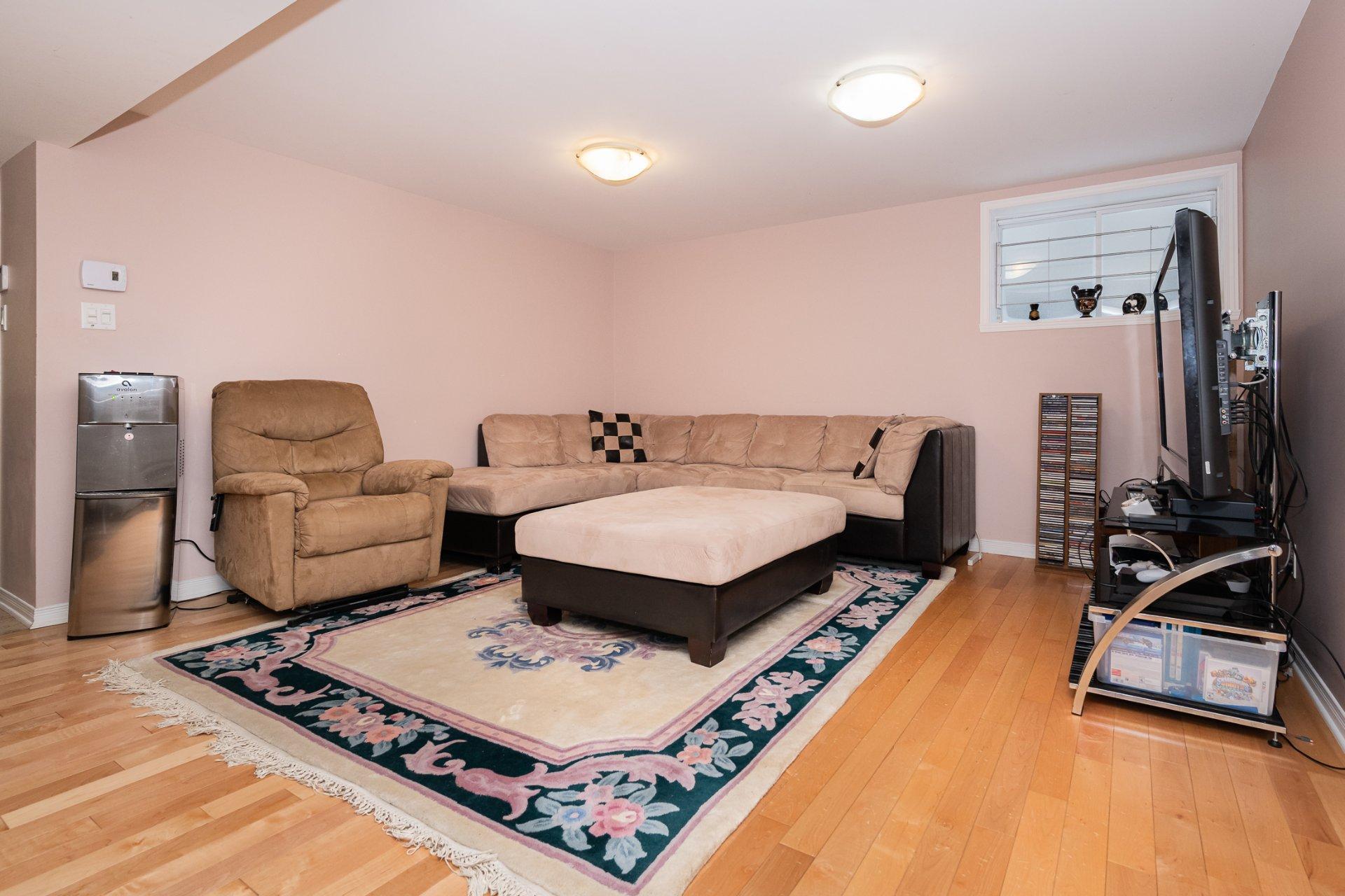 









600


Rue Toussaint

,
Laval (Sainte-Dorothée),




QC
H7X4G1

