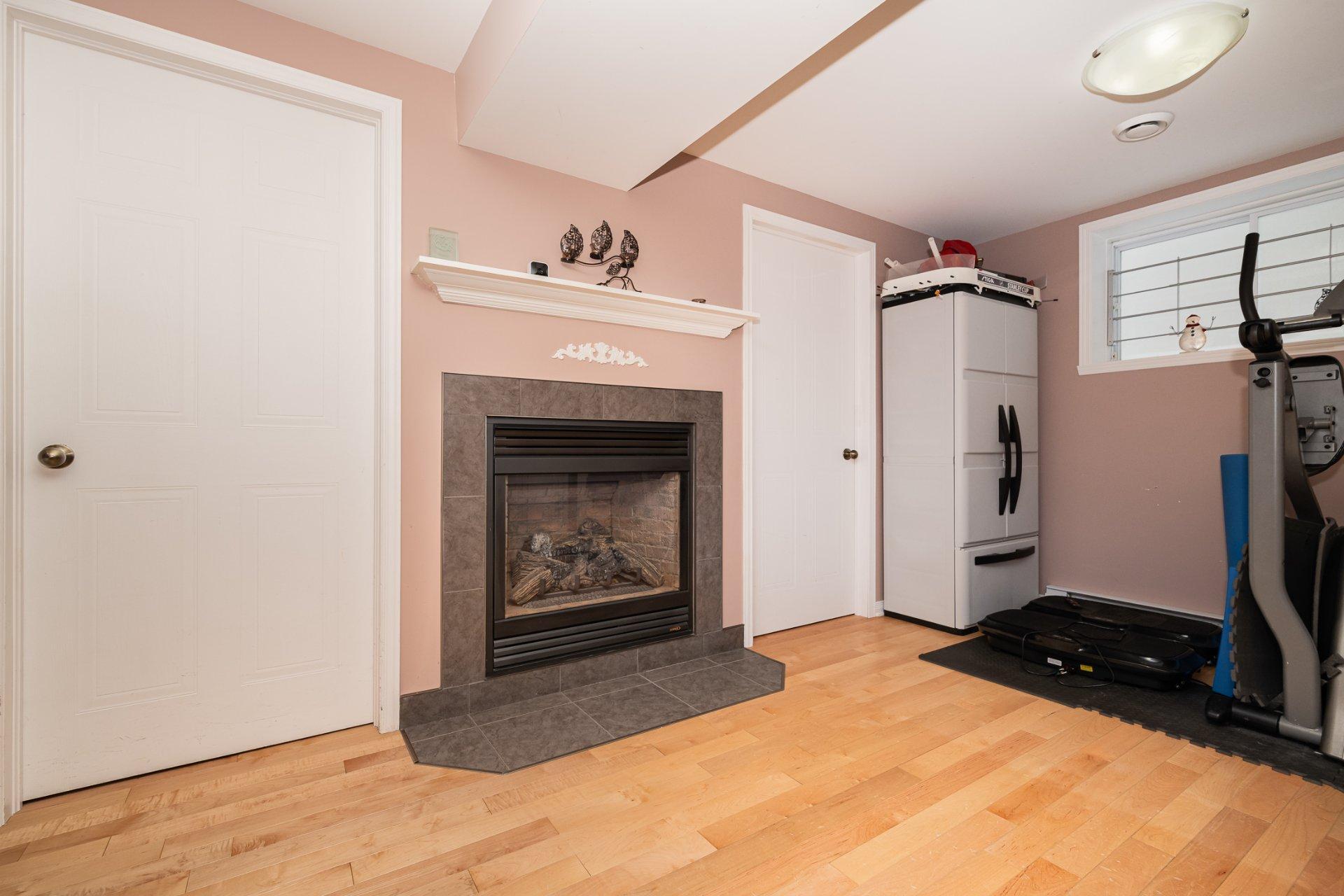 









600


Rue Toussaint

,
Laval (Sainte-Dorothée),




QC
H7X4G1

