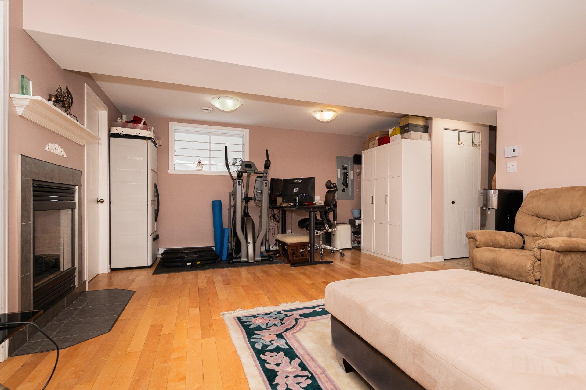 









600


Rue Toussaint

,
Laval (Sainte-Dorothée),




QC
H7X4G1

