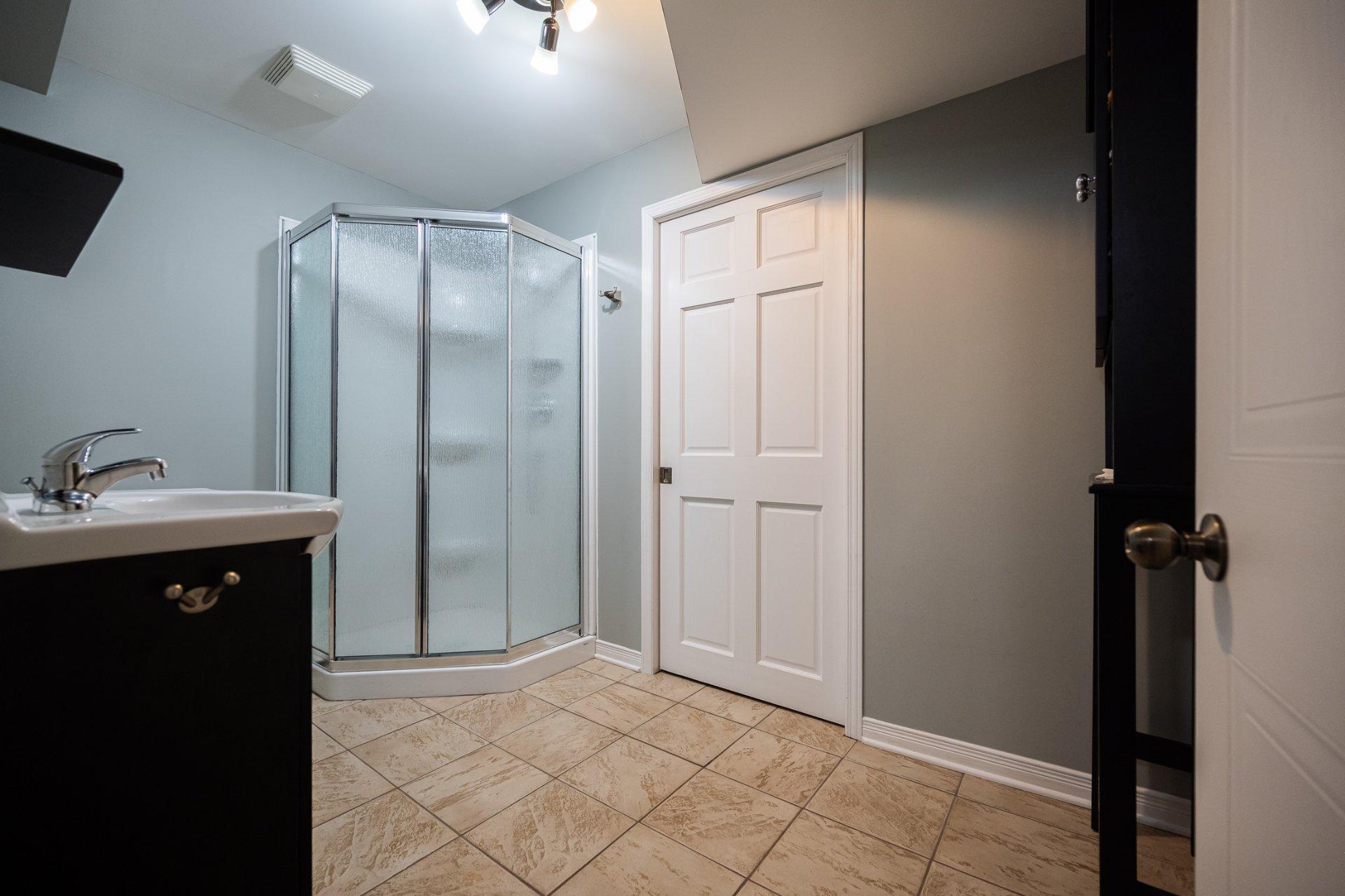 









600


Rue Toussaint

,
Laval (Sainte-Dorothée),




QC
H7X4G1

