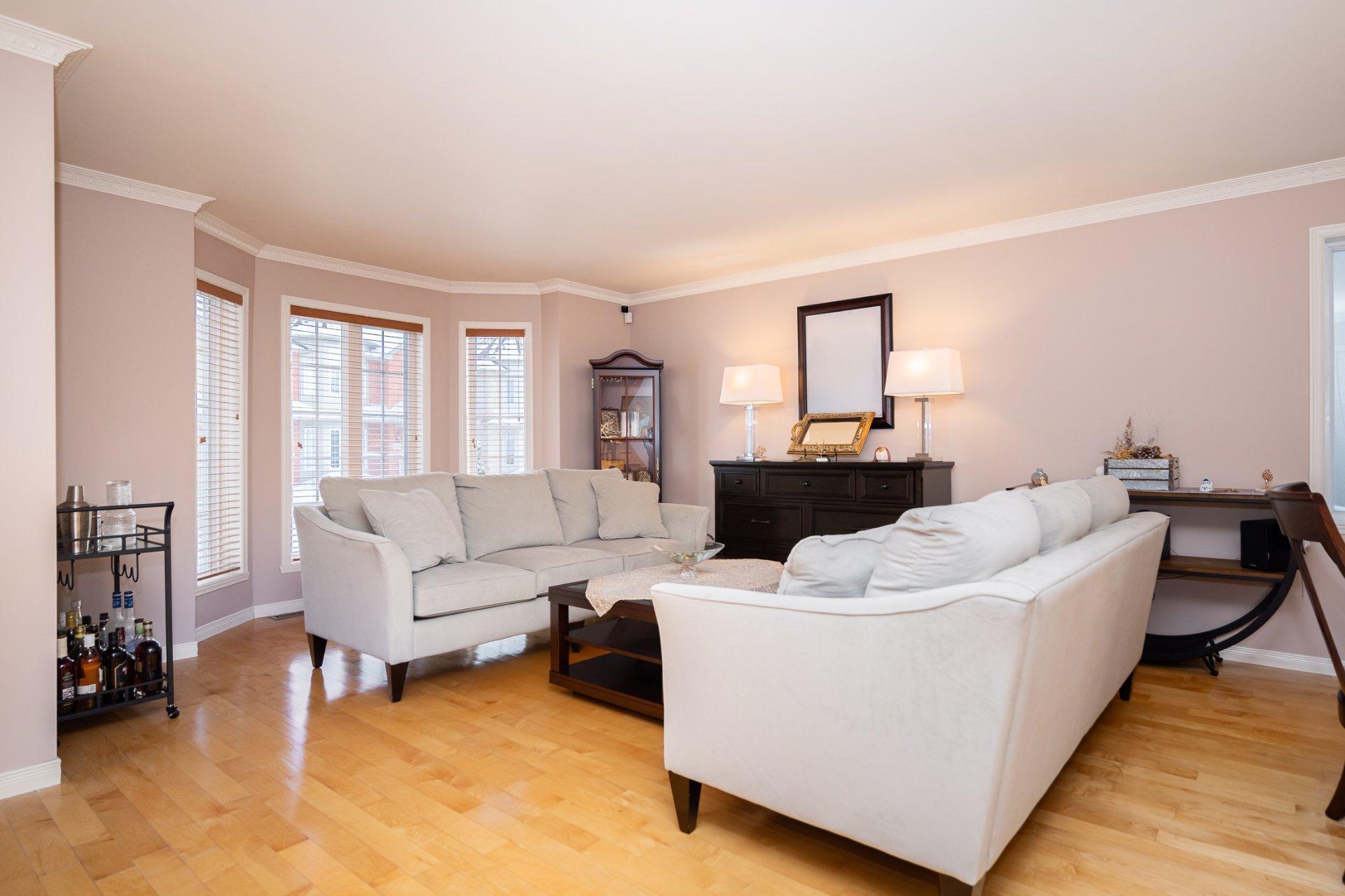 









600


Rue Toussaint

,
Laval (Sainte-Dorothée),




QC
H7X4G1

