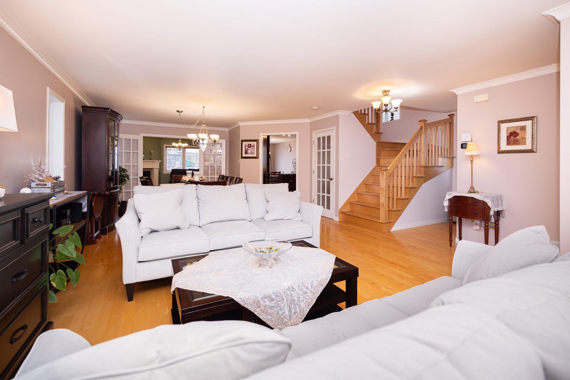 









600


Rue Toussaint

,
Laval (Sainte-Dorothée),




QC
H7X4G1

