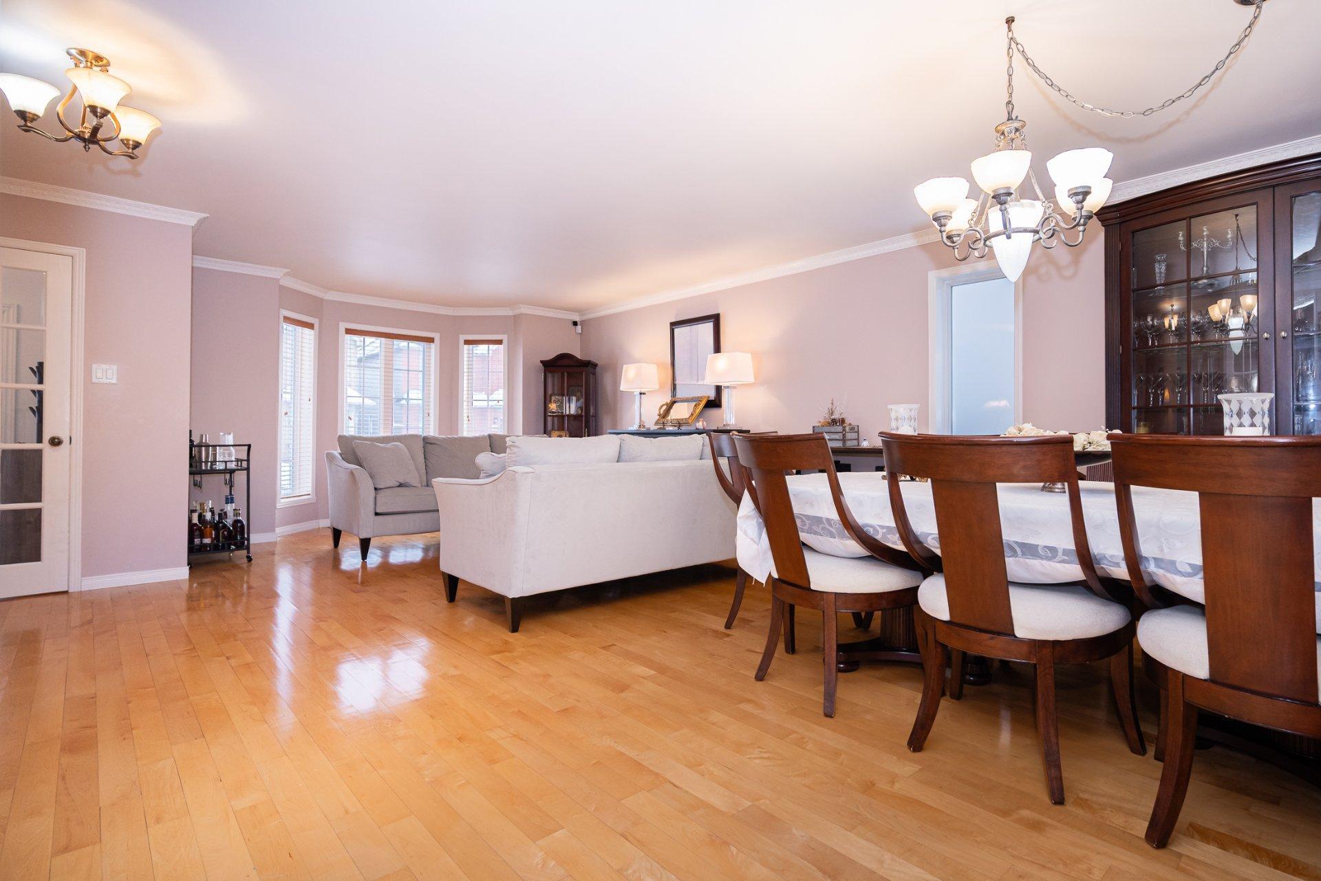 









600


Rue Toussaint

,
Laval (Sainte-Dorothée),




QC
H7X4G1

