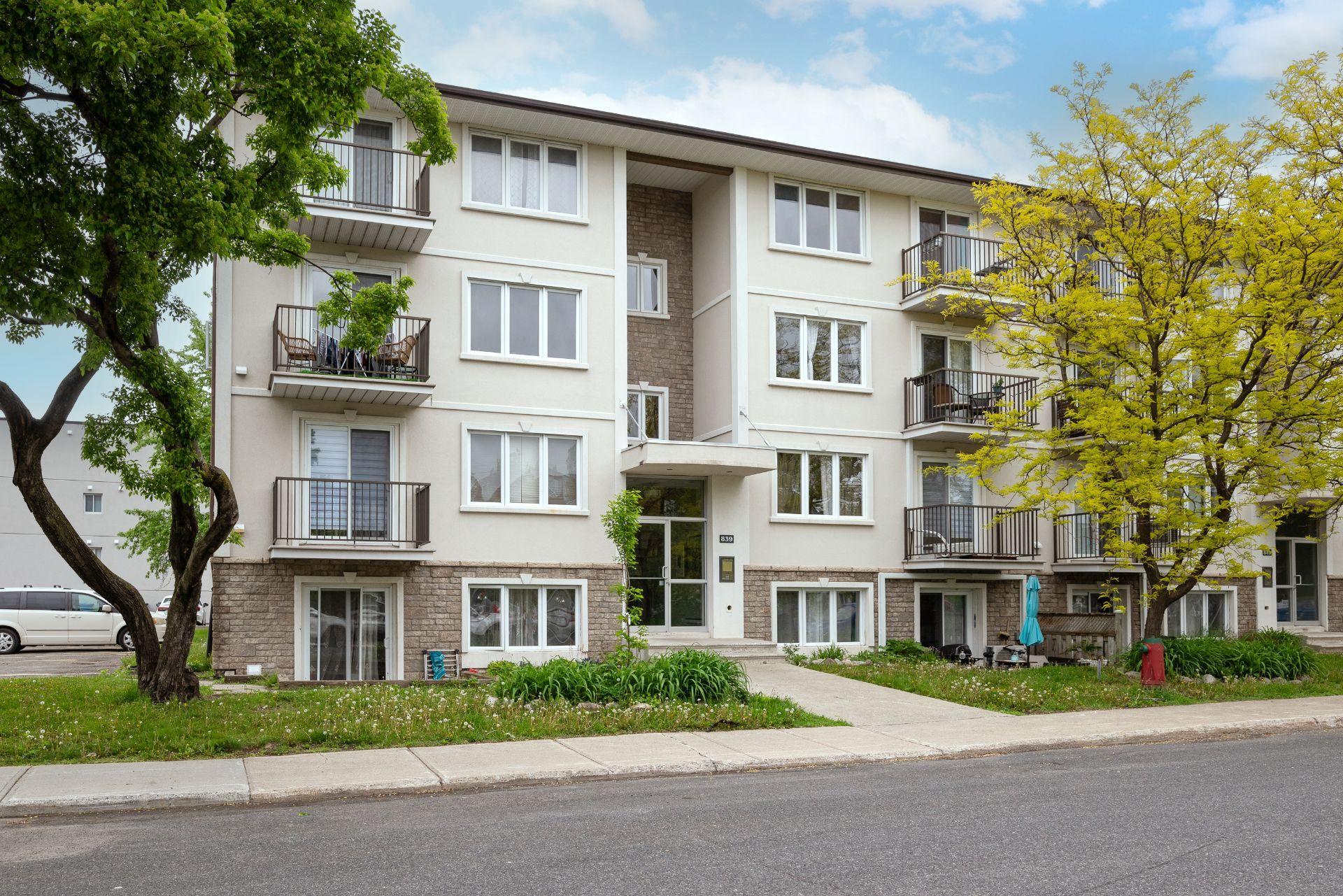 









839


Rue Fabre

, 301,
Longueuil (Le Vieux-Longueuil),




QC
J4J4X6

