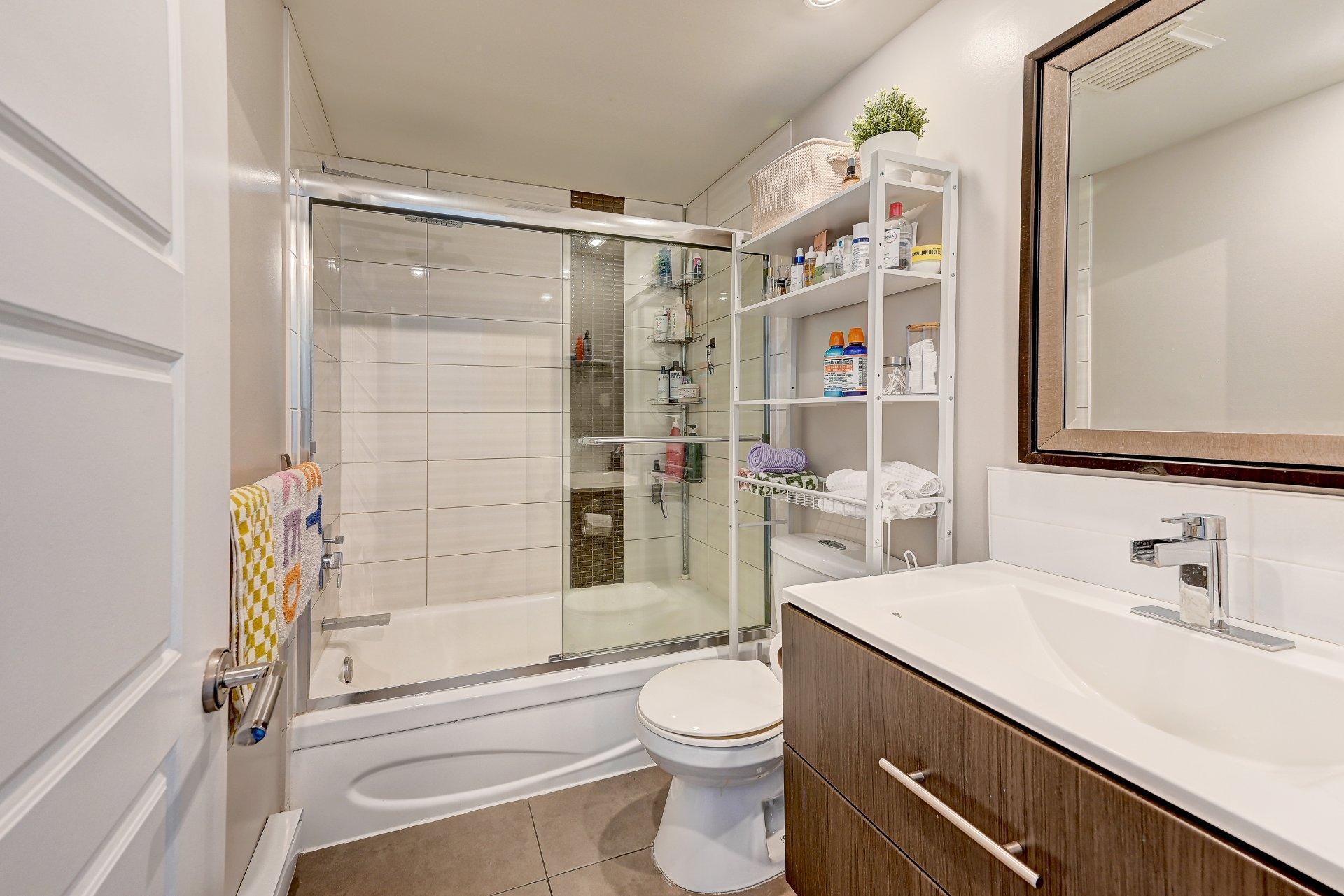 









839


Rue Fabre

, 301,
Longueuil (Le Vieux-Longueuil),




QC
J4J4X6

