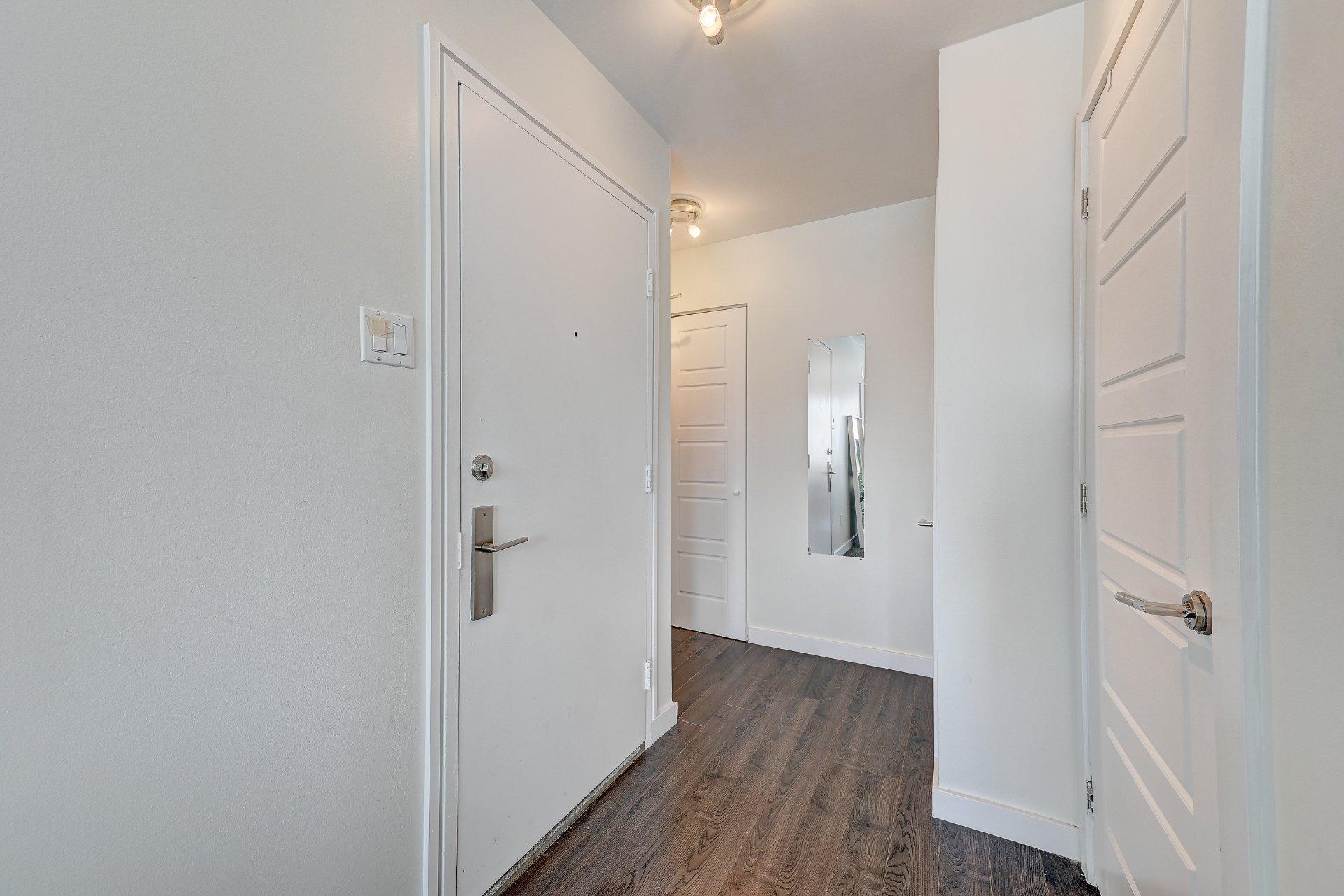 









839


Rue Fabre

, 301,
Longueuil (Le Vieux-Longueuil),




QC
J4J4X6

