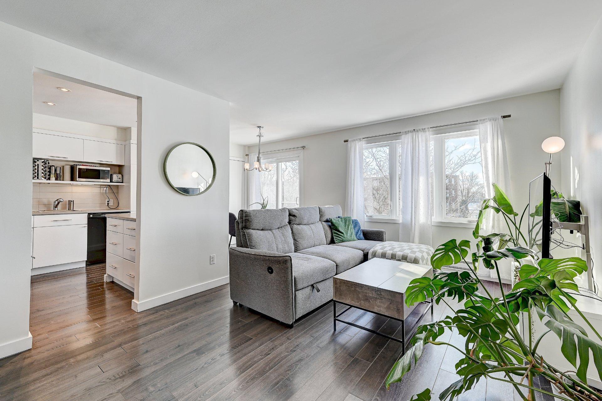 









839


Rue Fabre

, 301,
Longueuil (Le Vieux-Longueuil),




QC
J4J4X6

