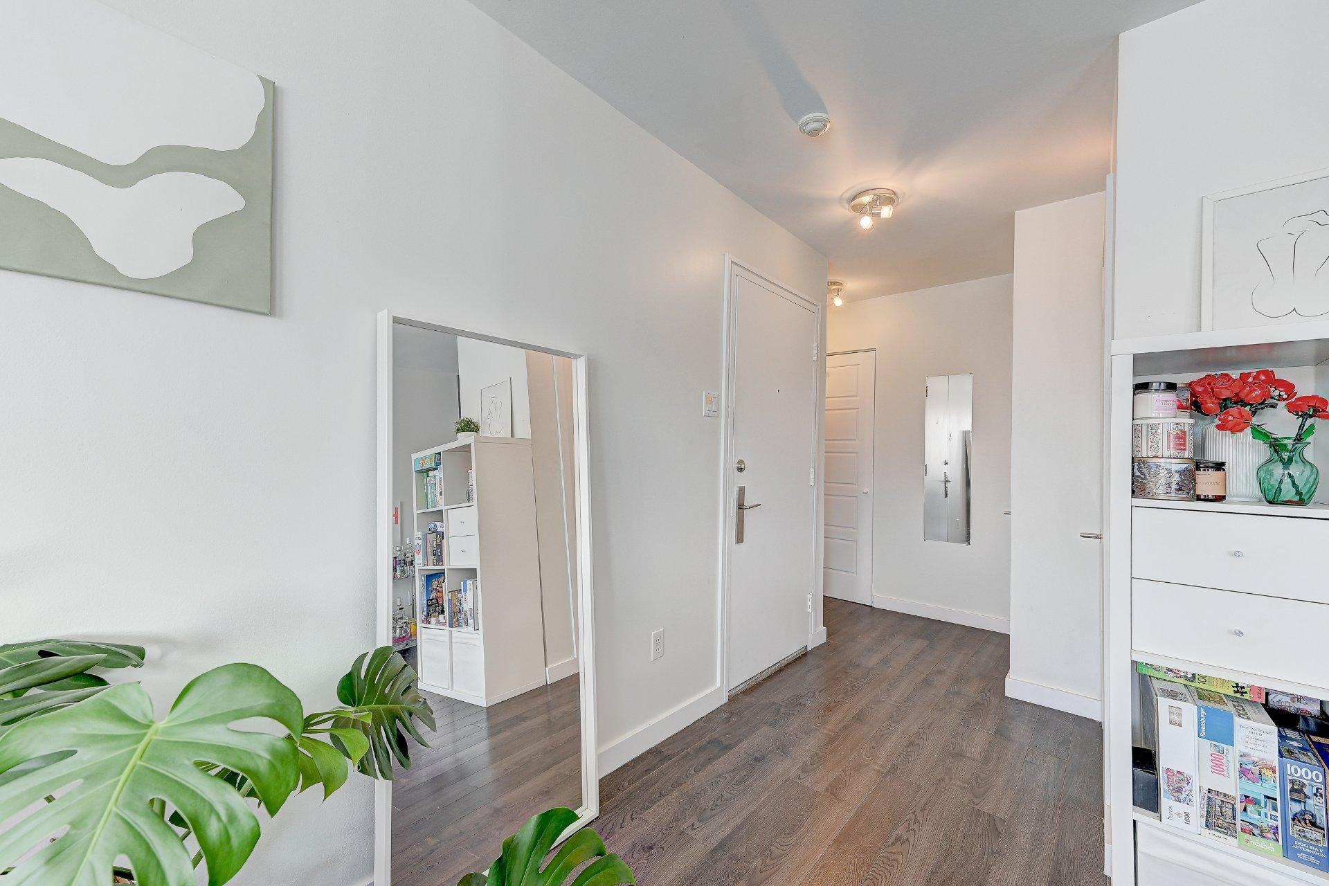 









839


Rue Fabre

, 301,
Longueuil (Le Vieux-Longueuil),




QC
J4J4X6

