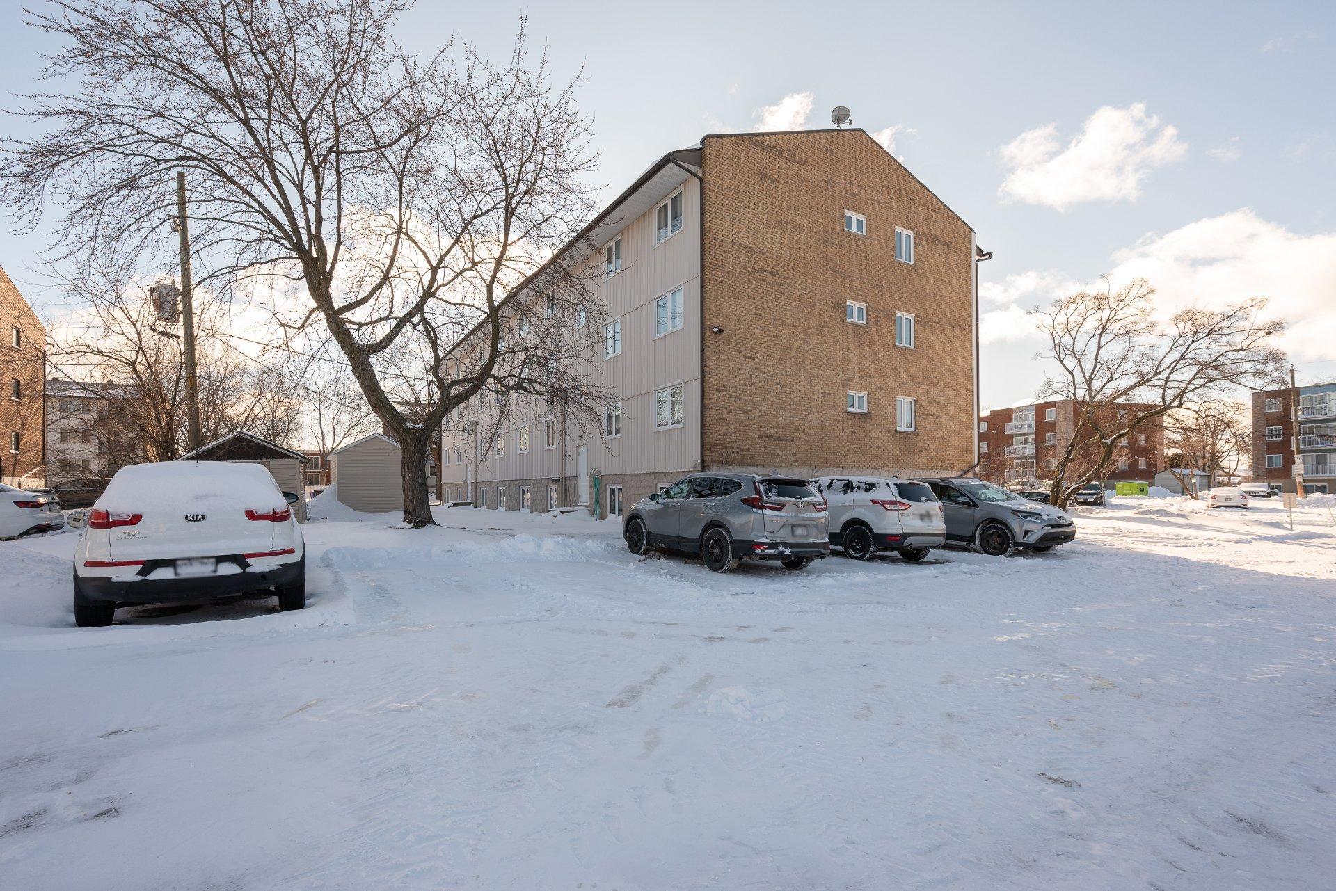 









839


Rue Fabre

, 301,
Longueuil (Le Vieux-Longueuil),




QC
J4J4X6

