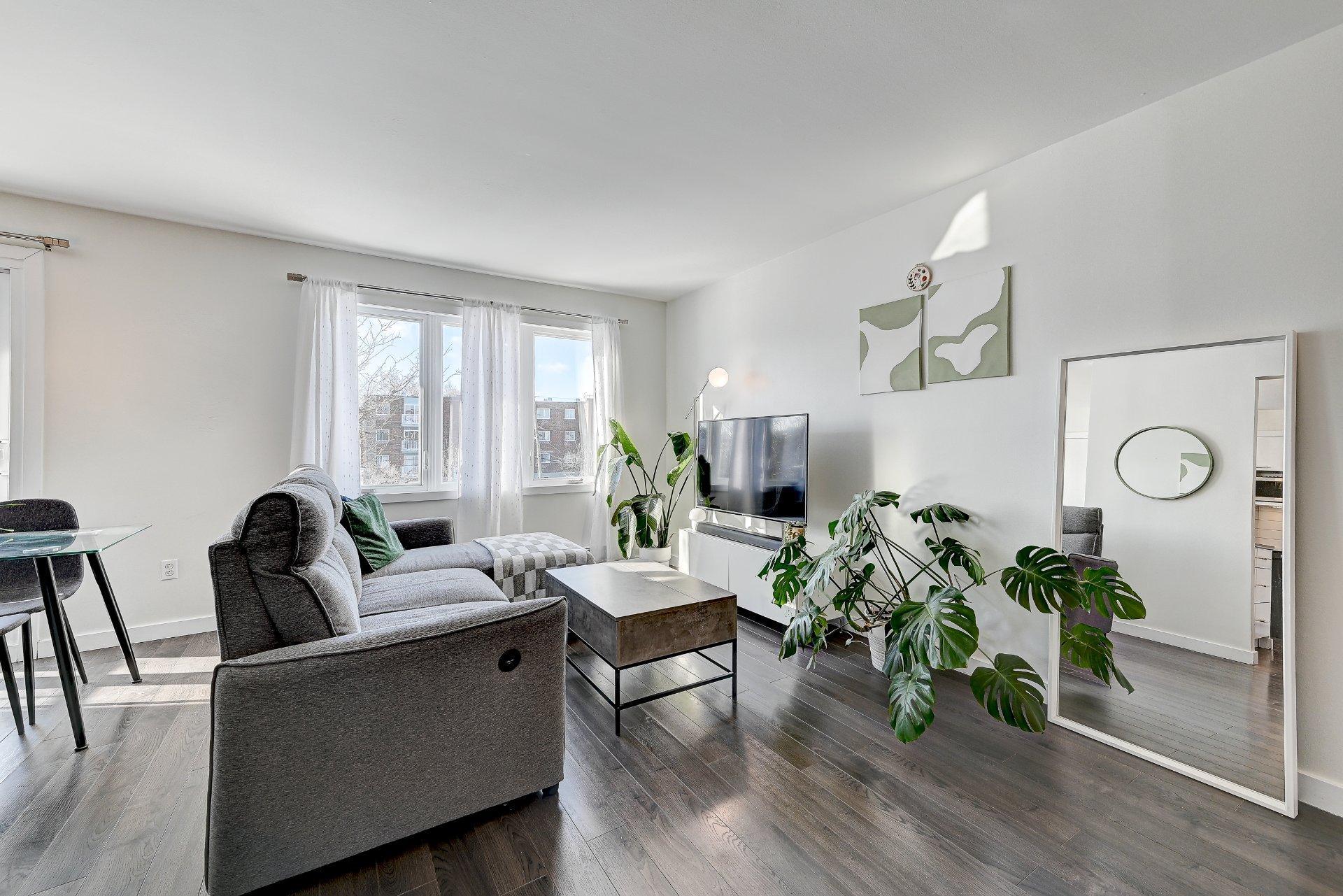 









839


Rue Fabre

, 301,
Longueuil (Le Vieux-Longueuil),




QC
J4J4X6

