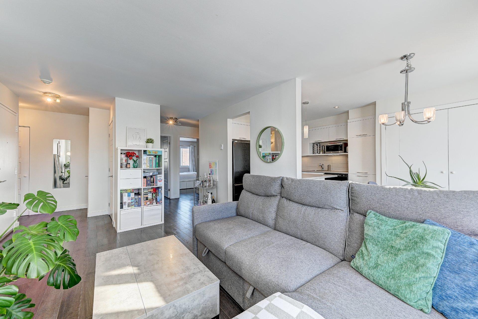 









839


Rue Fabre

, 301,
Longueuil (Le Vieux-Longueuil),




QC
J4J4X6

