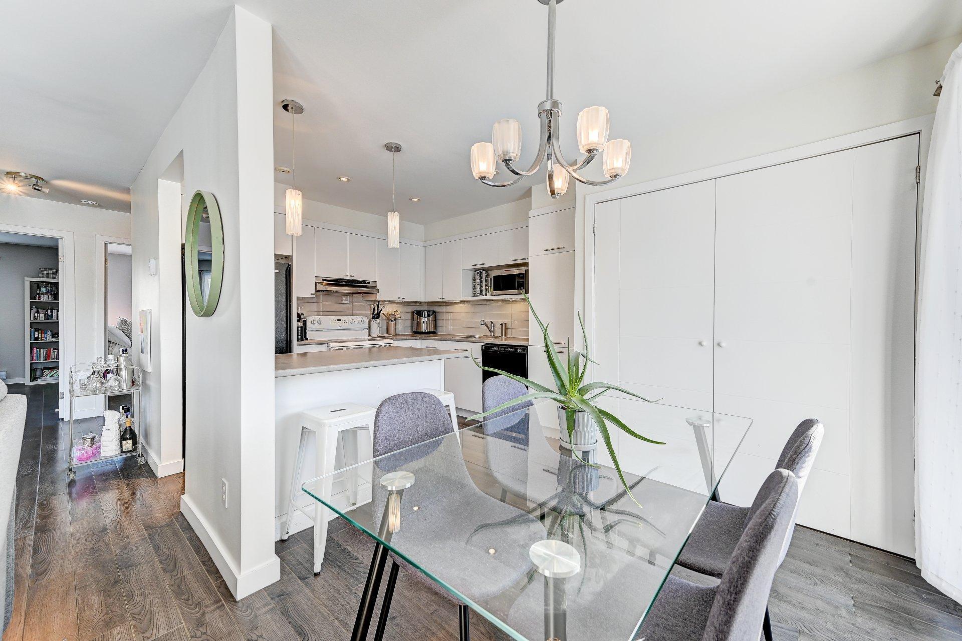 









839


Rue Fabre

, 301,
Longueuil (Le Vieux-Longueuil),




QC
J4J4X6

