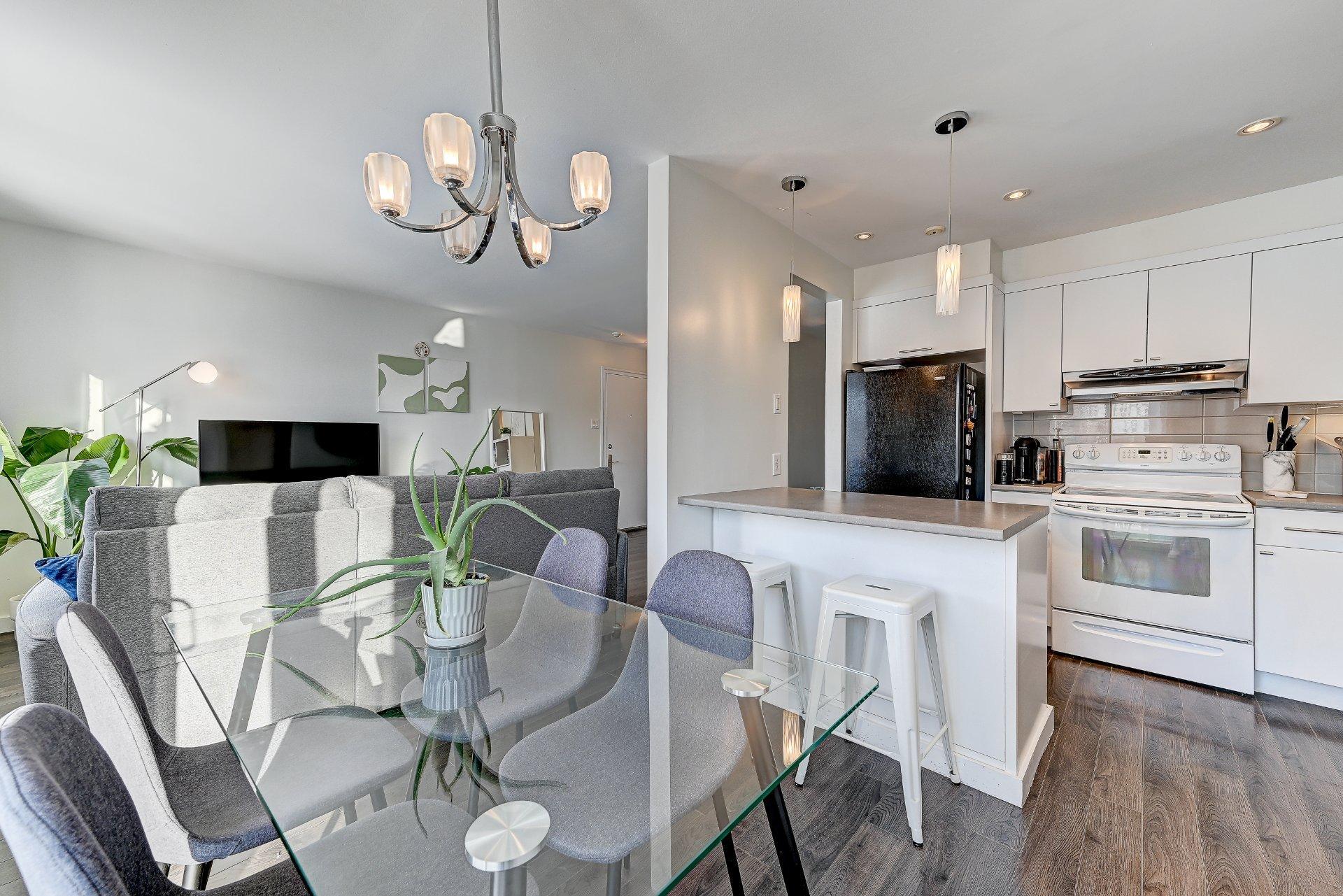 









839


Rue Fabre

, 301,
Longueuil (Le Vieux-Longueuil),




QC
J4J4X6

