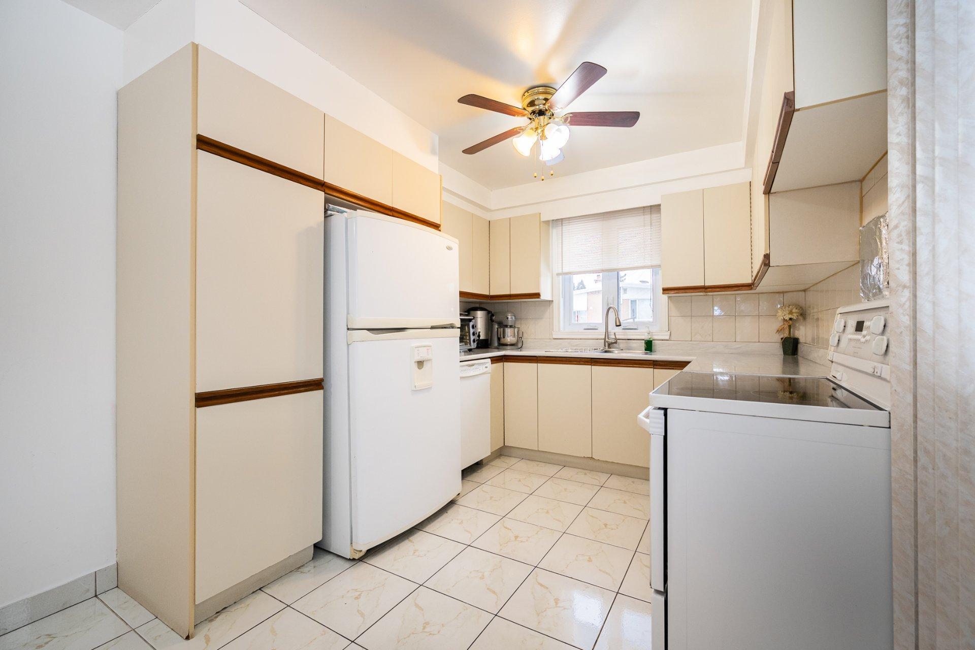 









1404


Boul. Élisabeth

,
Laval (Chomedey),




QC
H7W3J8

