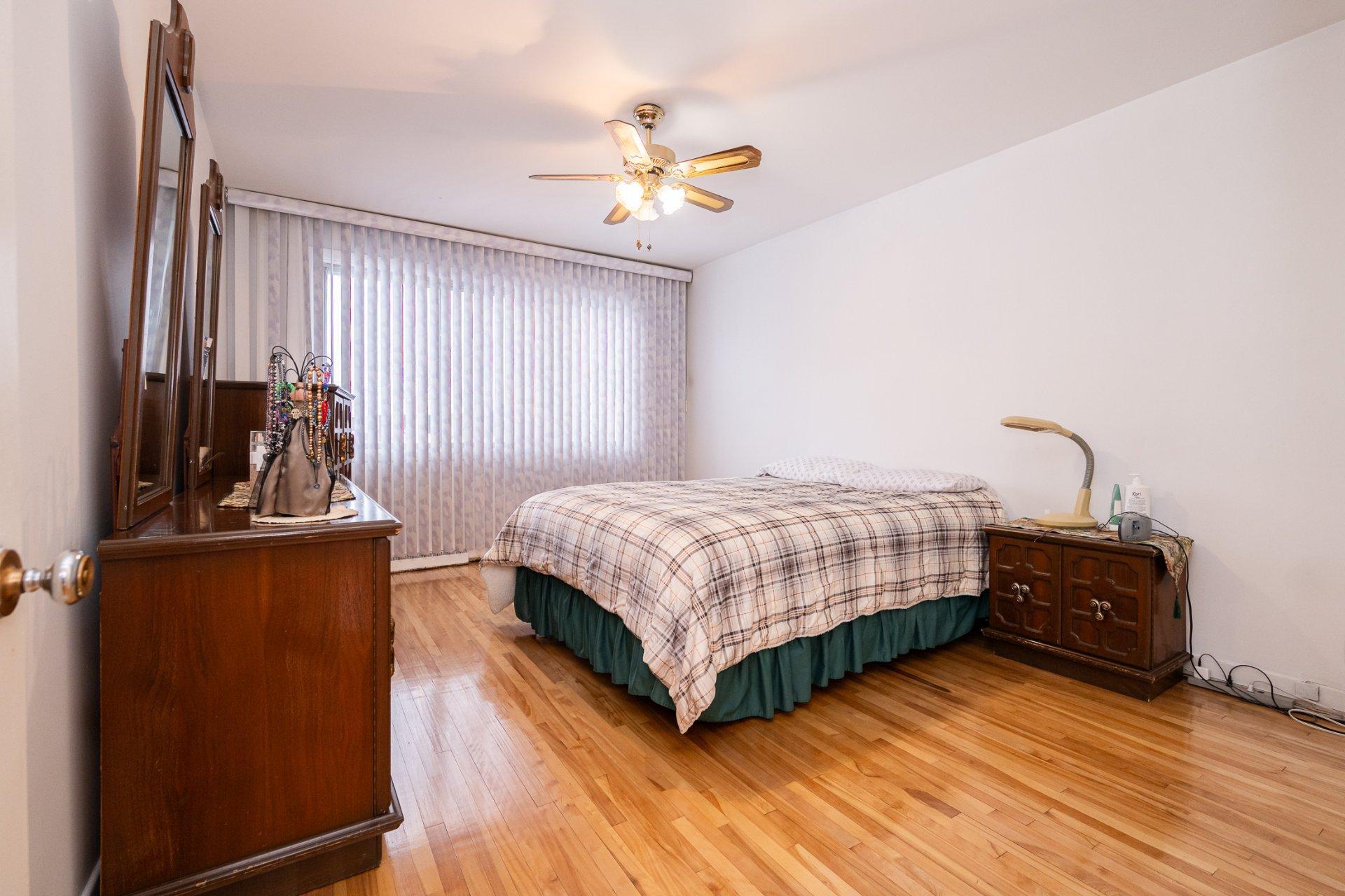 









1404


Boul. Élisabeth

,
Laval (Chomedey),




QC
H7W3J8

