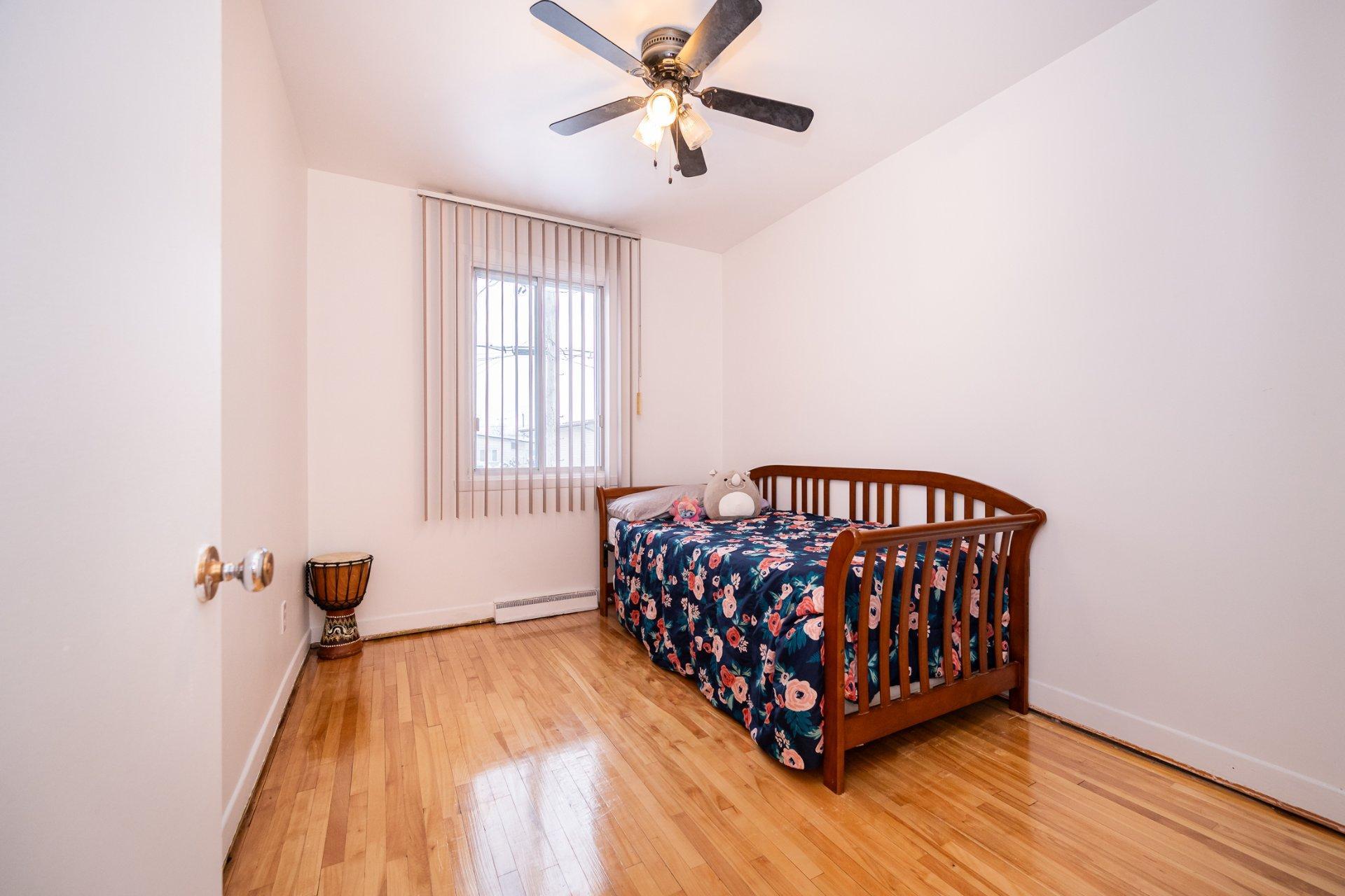 









1404


Boul. Élisabeth

,
Laval (Chomedey),




QC
H7W3J8

