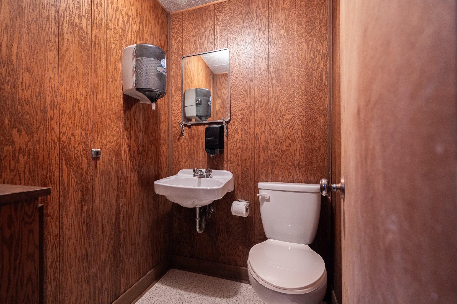 









1404


Boul. Élisabeth

,
Laval (Chomedey),




QC
H7W3J8

