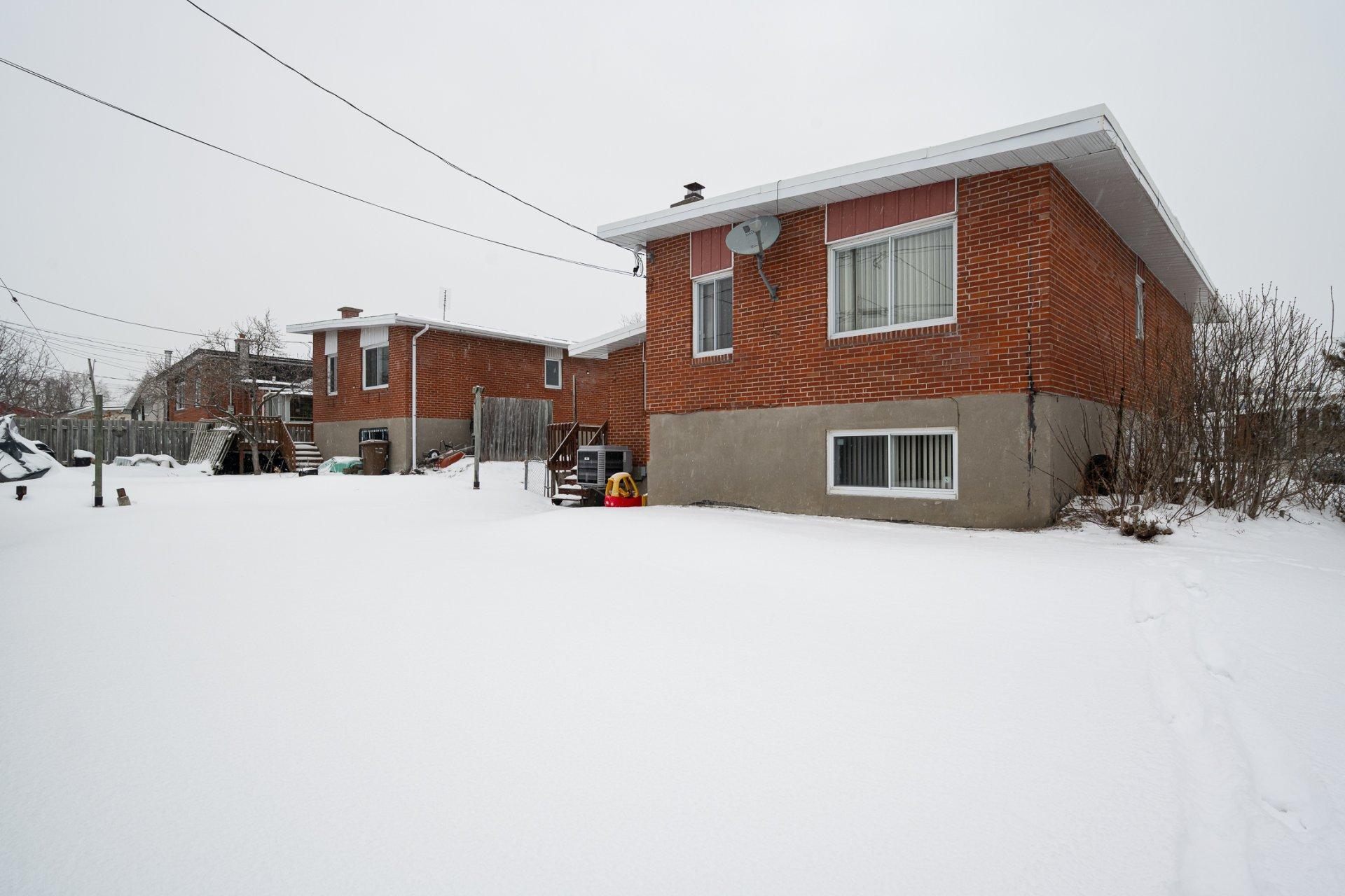 









1404


Boul. Élisabeth

,
Laval (Chomedey),




QC
H7W3J8

