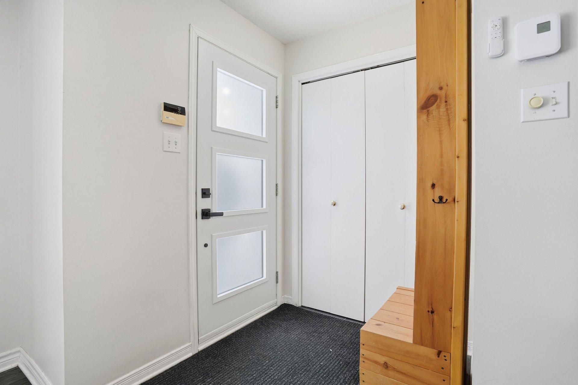 









169


Rue des Samares

,
Gatineau (Masson-Angers),




QC
J8M2B7

