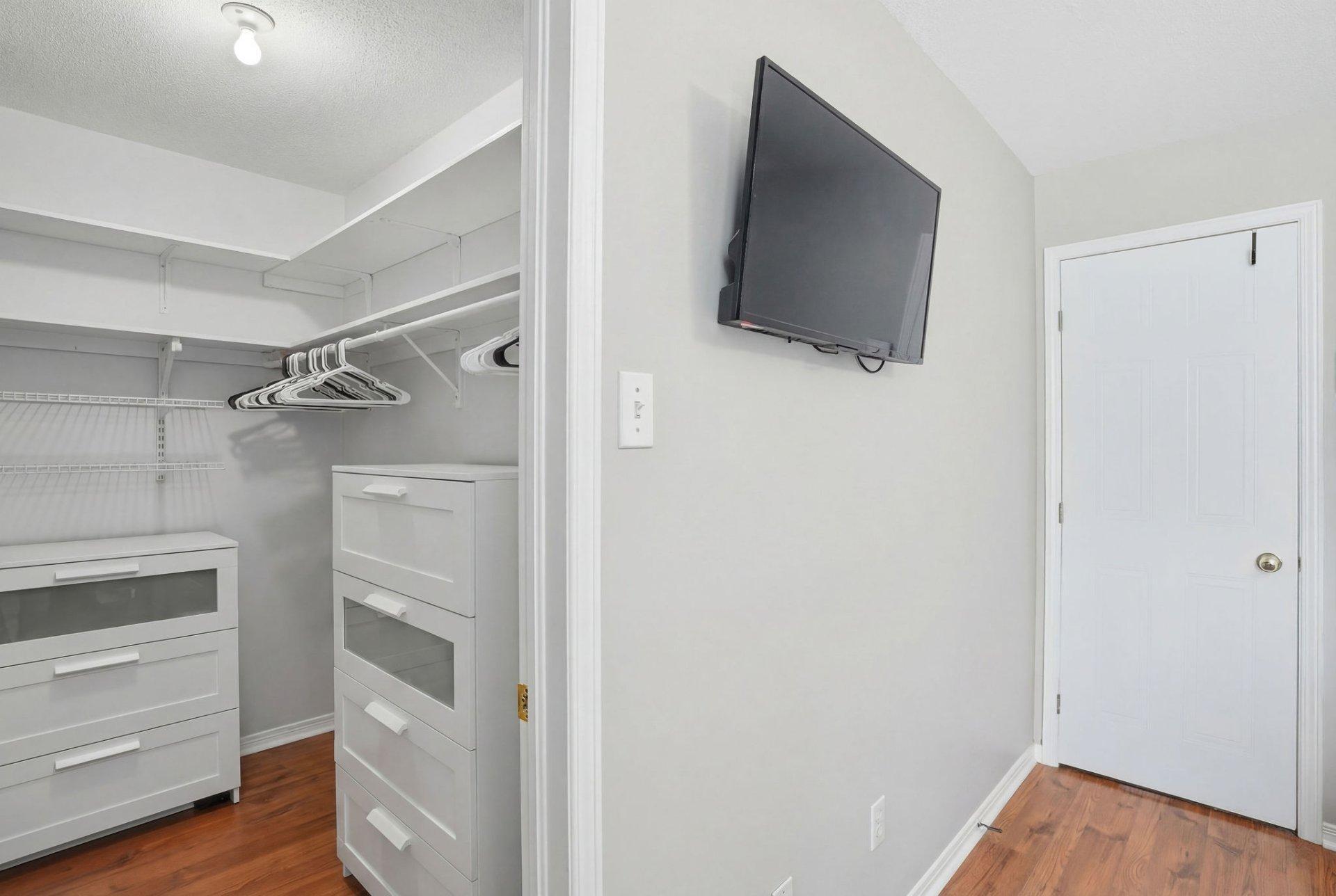 









169


Rue des Samares

,
Gatineau (Masson-Angers),




QC
J8M2B7

